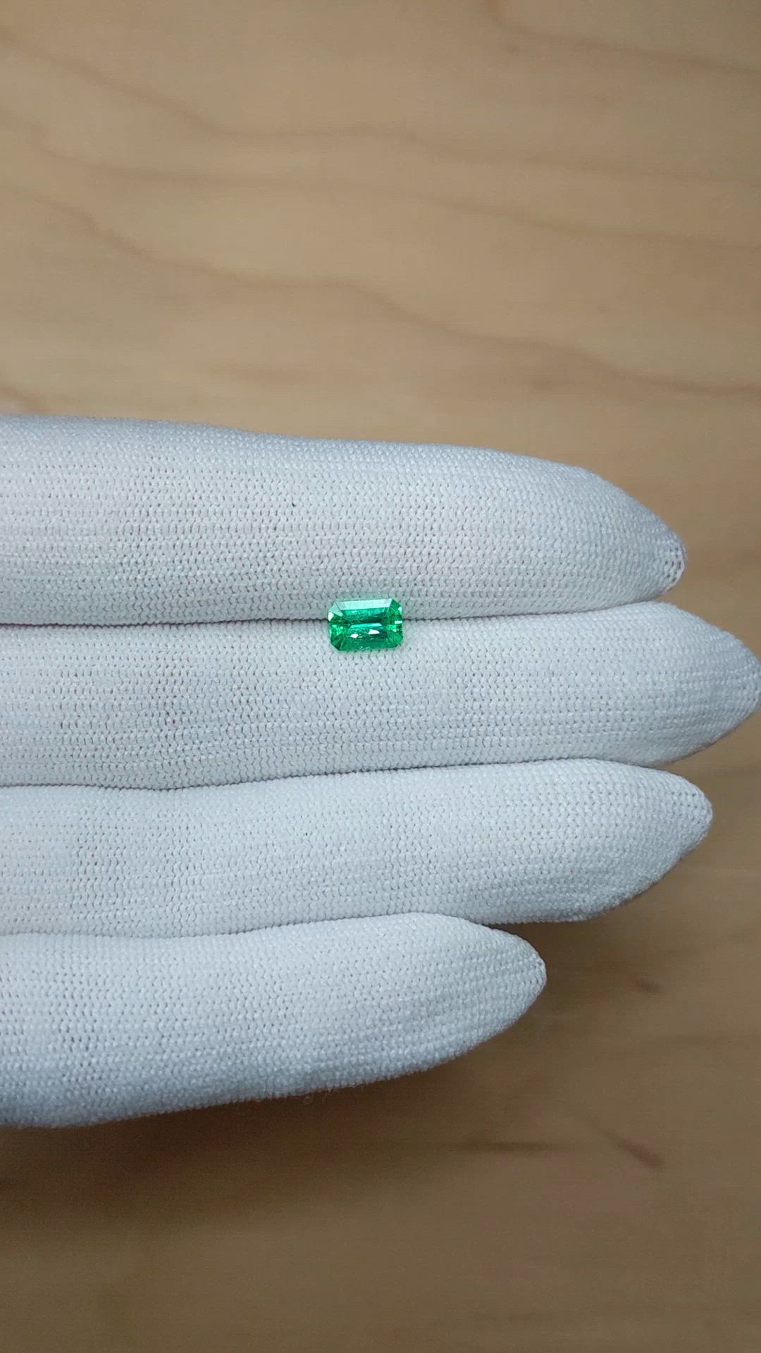 0.78 Ct. Emerald from Colombia Size Video