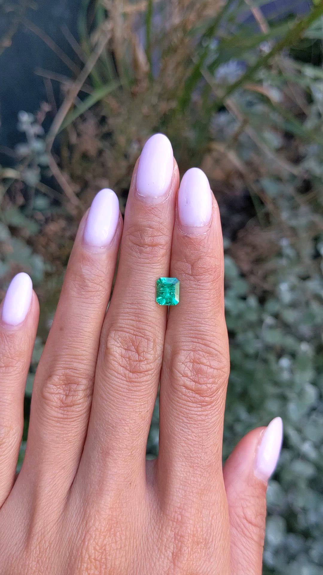 0.98 Ct. Emerald from Colombia Size Video