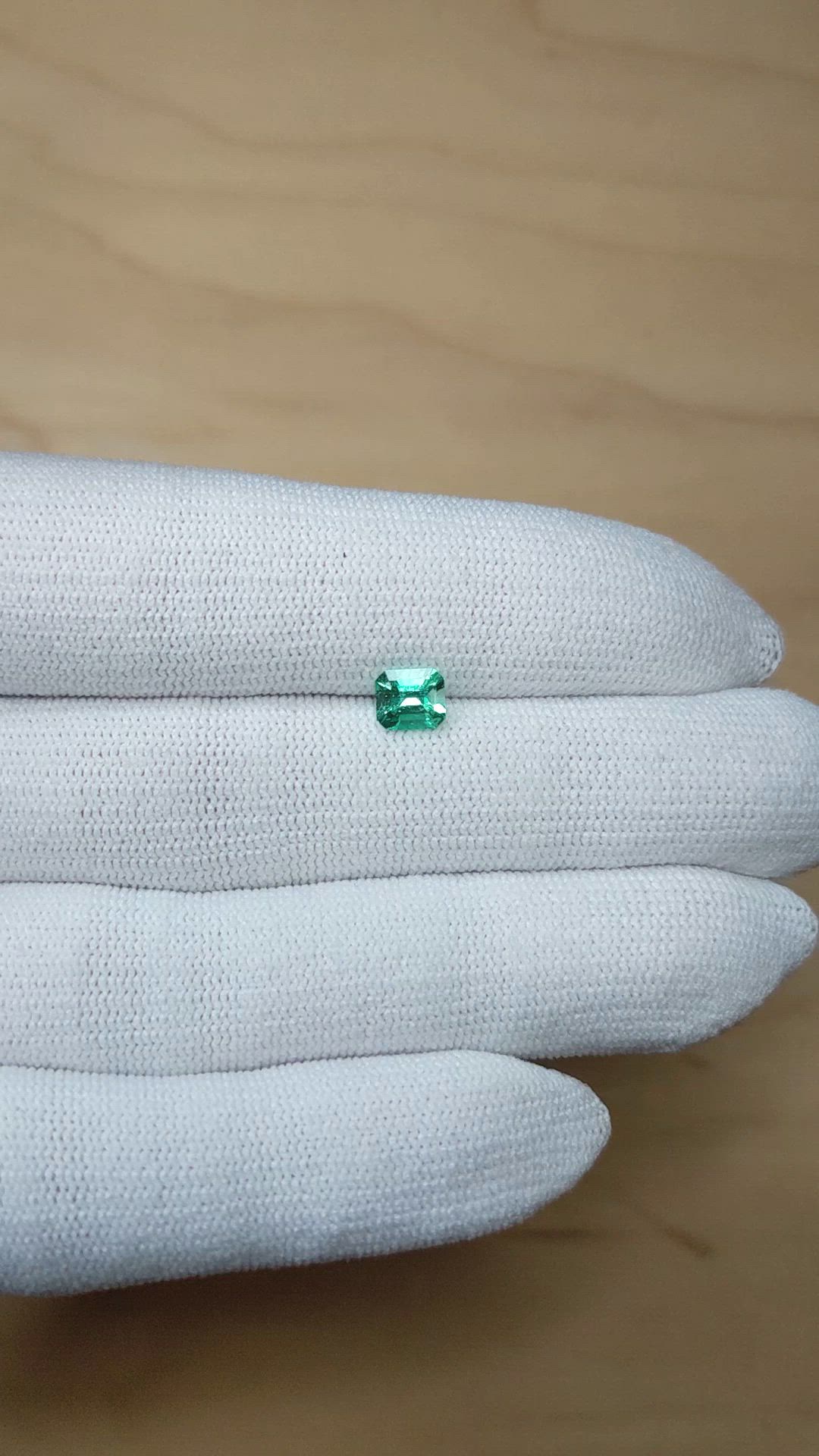 0.62 Ct. Emerald from Colombia Size Video