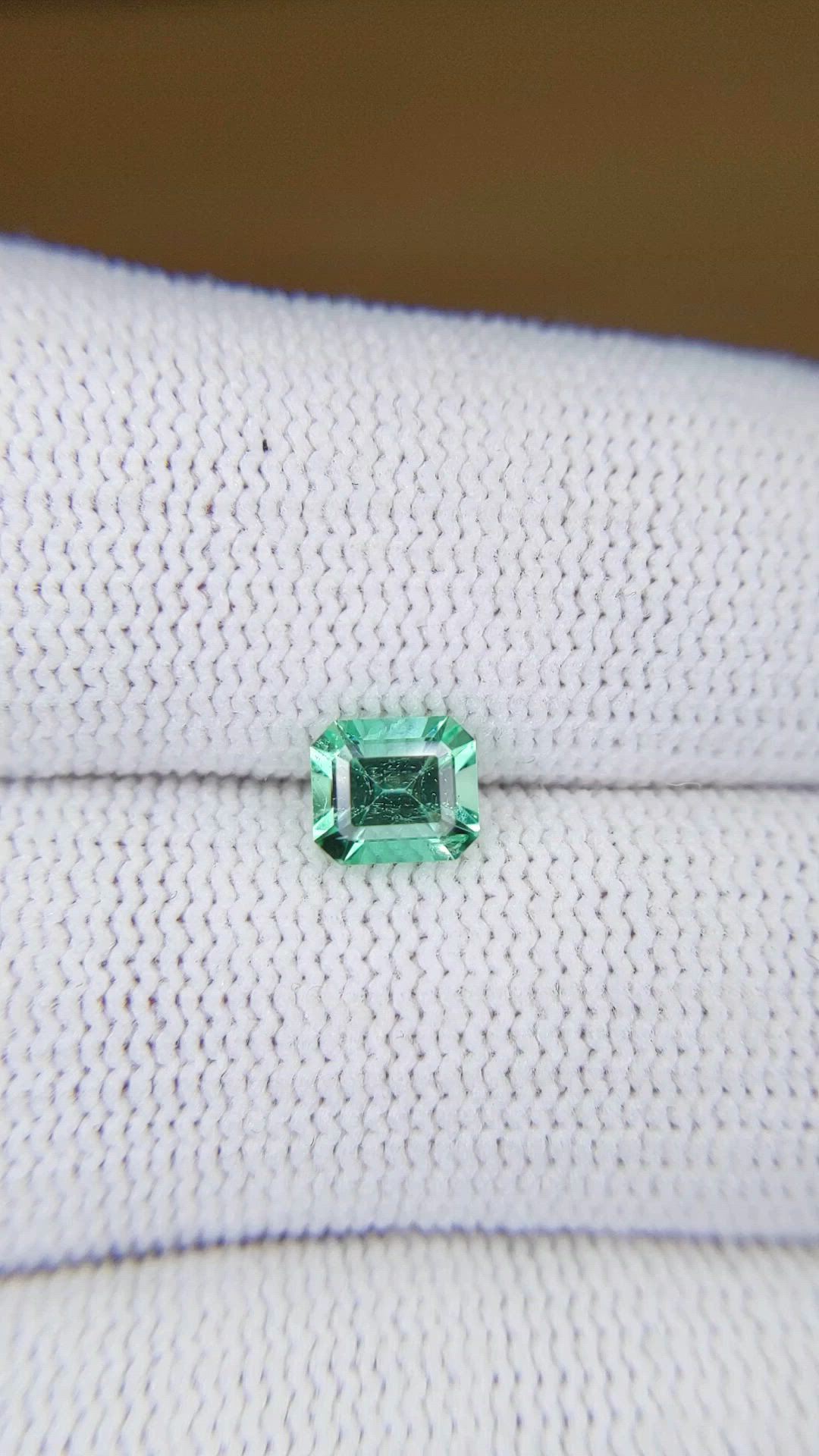 0.62 Ct. Emerald from Colombia Size Video