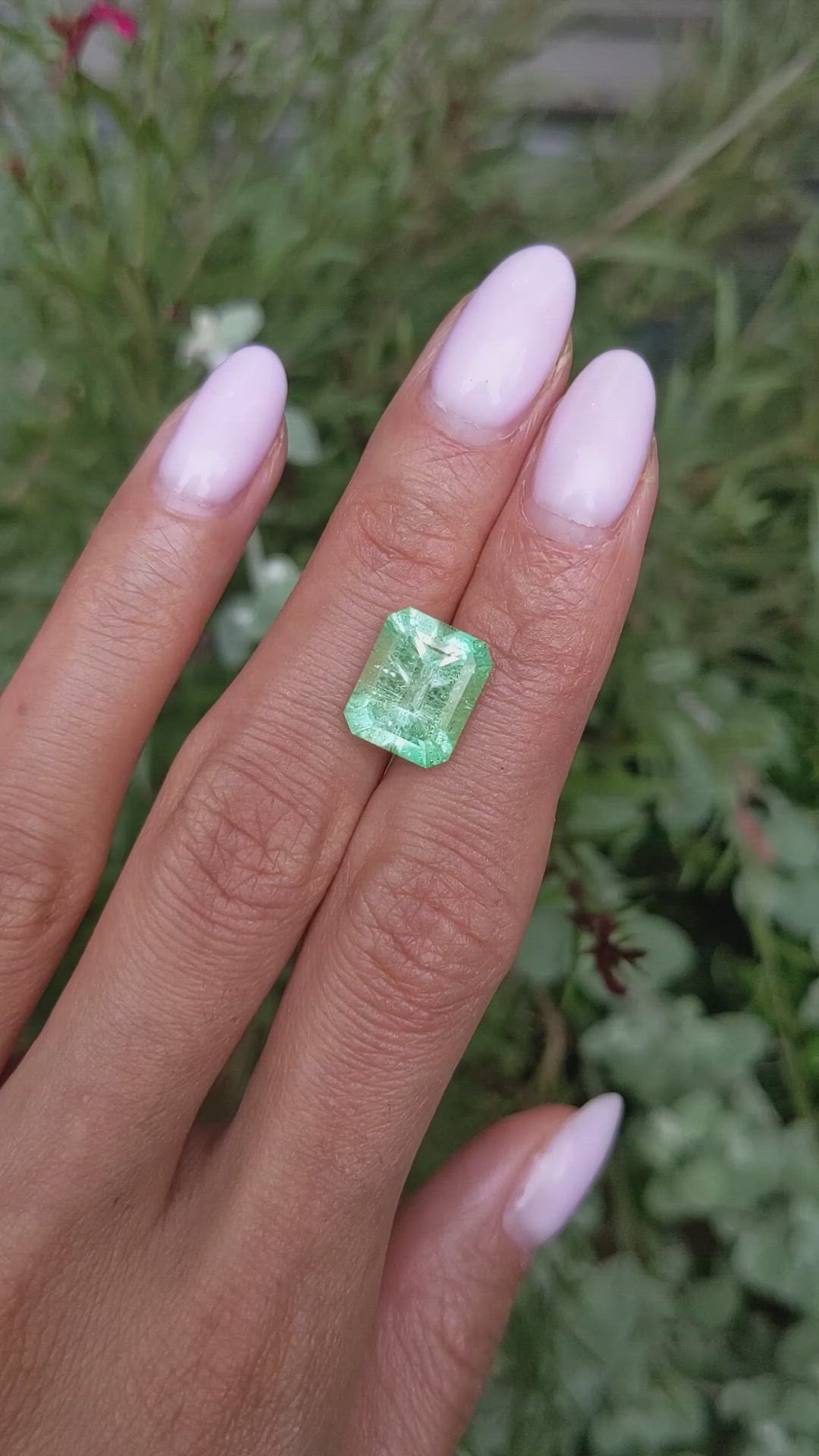 4.59 Ct. Emerald from Colombia Size Video
