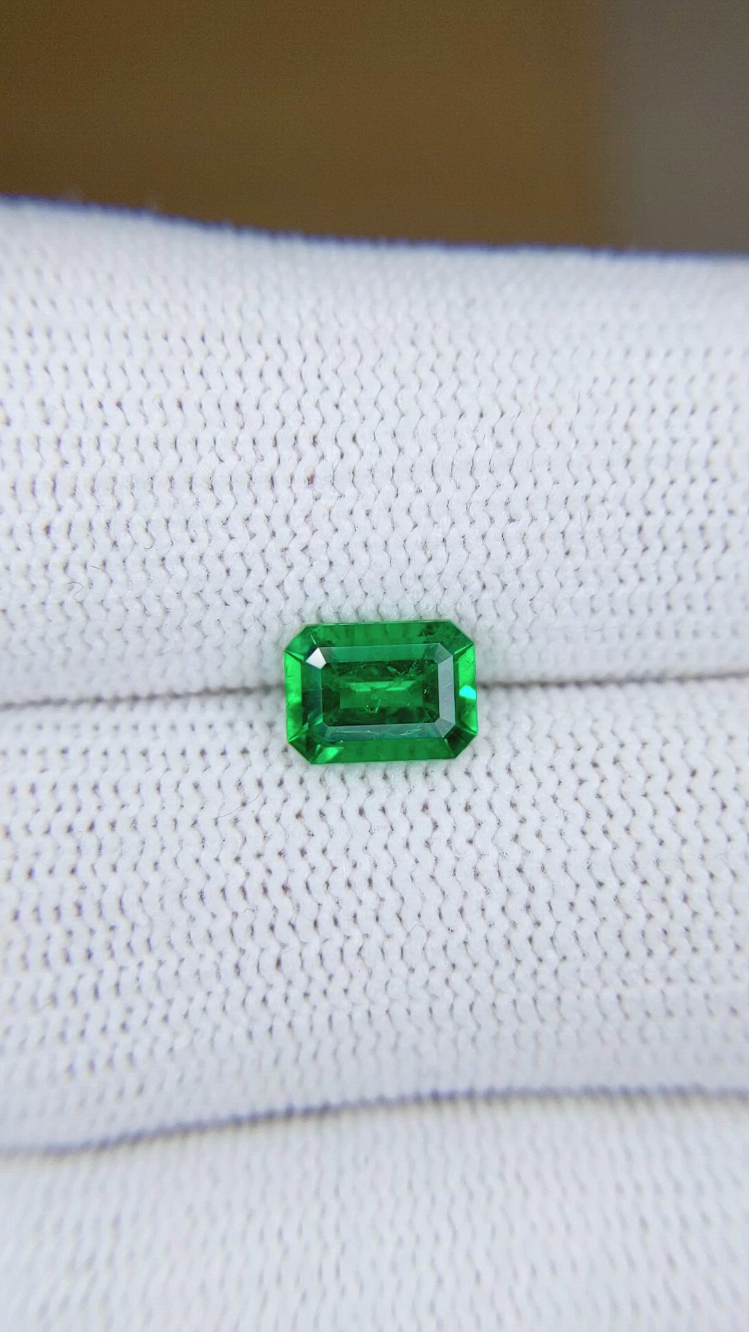 1.06 Ct. Emerald from Colombia - Muzo Size Video