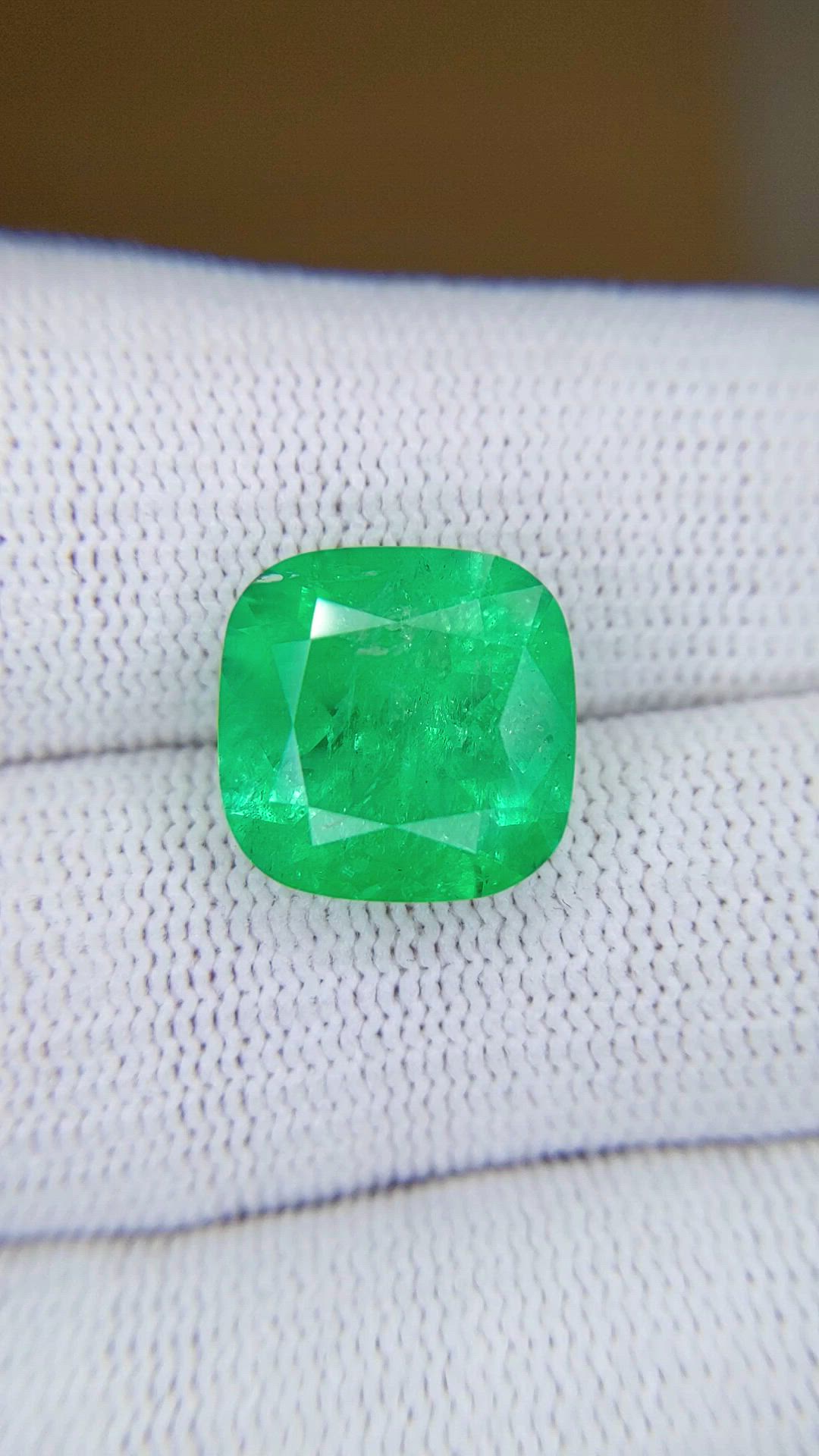6.84 Ct. Emerald from Colombia Size Video