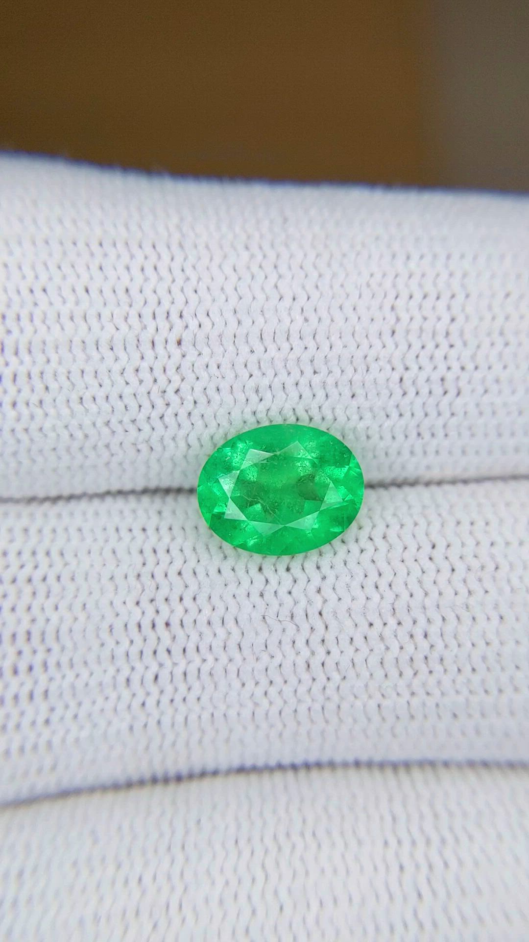 1.72 Ct. Emerald from Colombia Size Video
