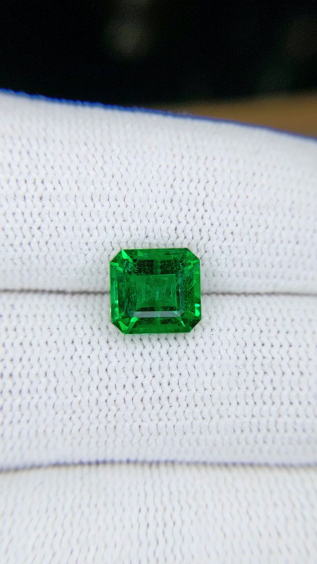 2.32 Ct. Emerald from Colombia Size Video