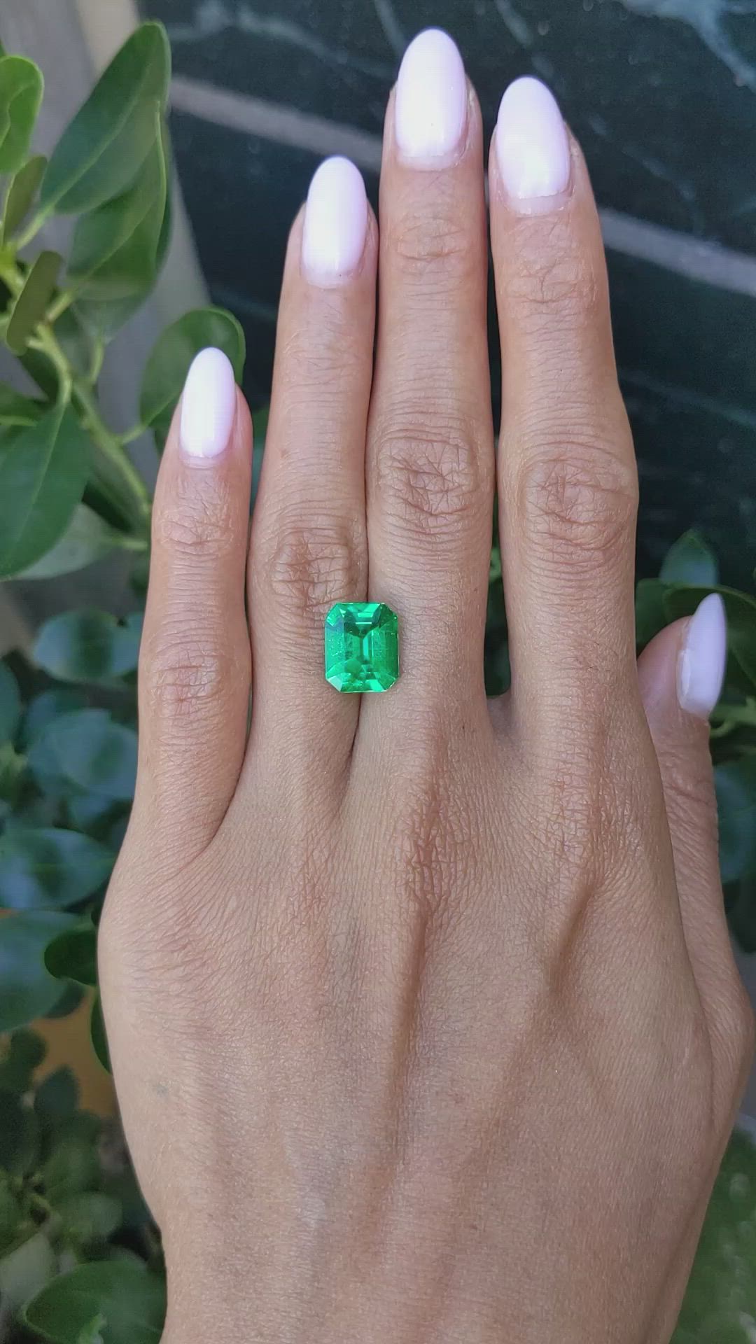 3.93 Ct. Emerald from Colombia Size Video