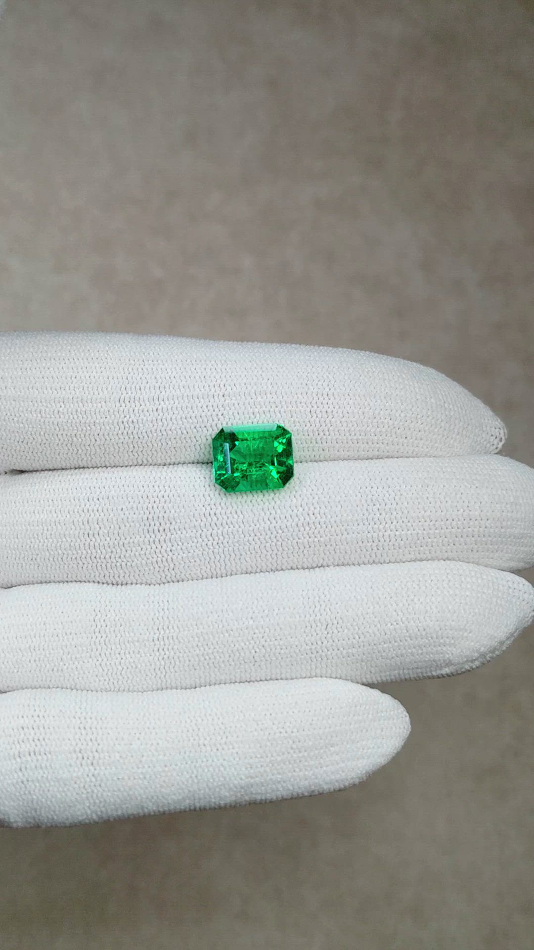 3.93 Ct. Emerald from Colombia Size Video