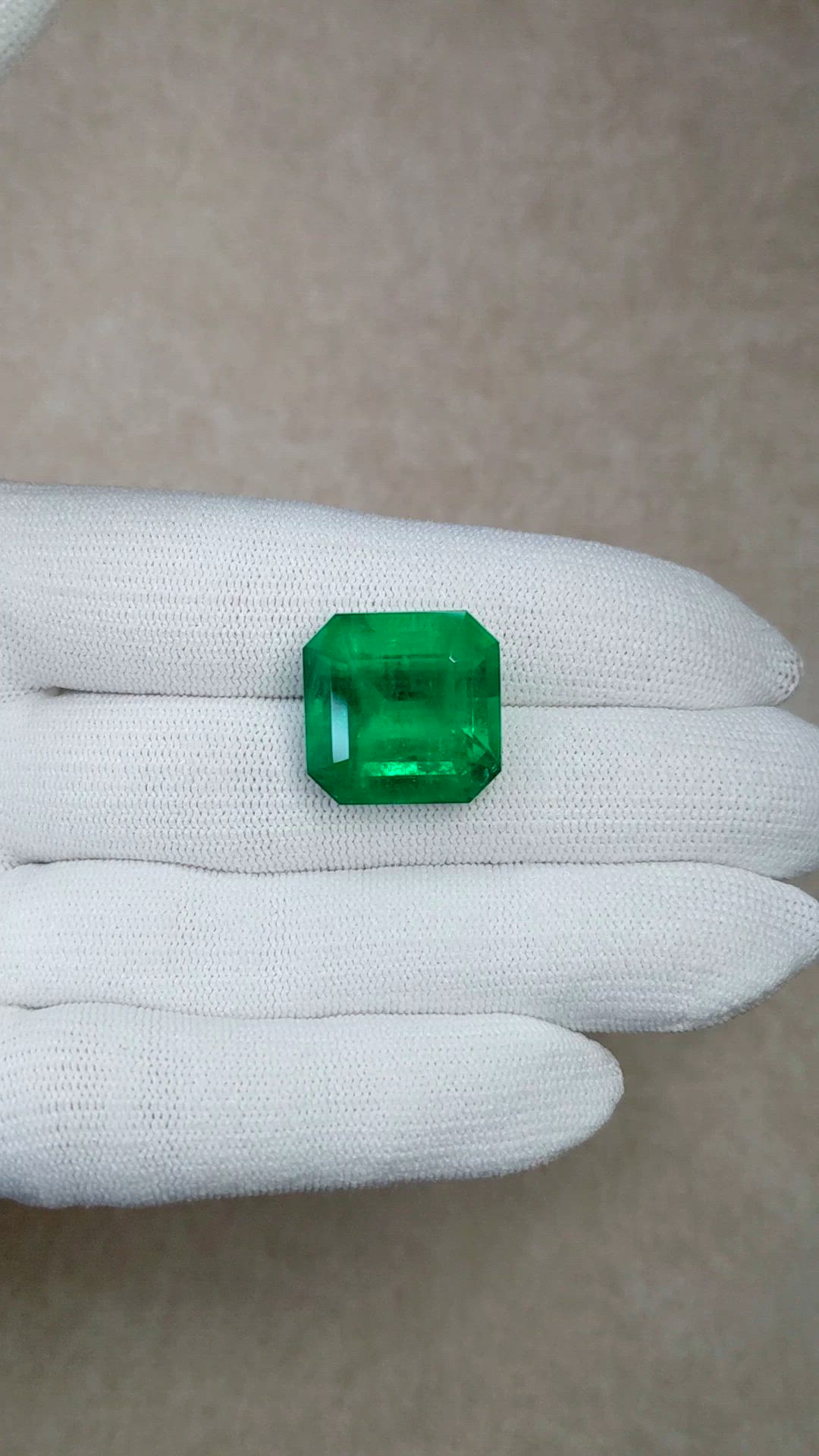 22.81 Ct. Emerald from Colombia Size Video