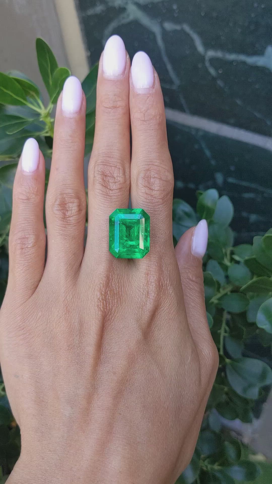 22.95 Ct. Emerald from Colombia Size Video