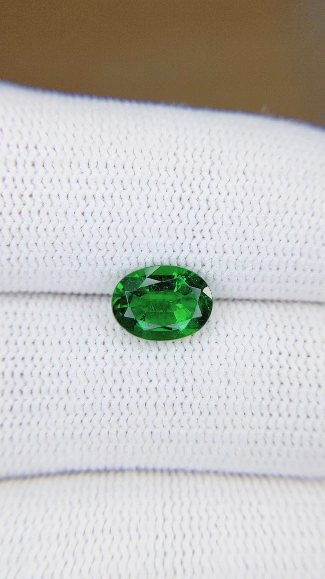 1.42 Ct. Emerald from Colombia Size Video