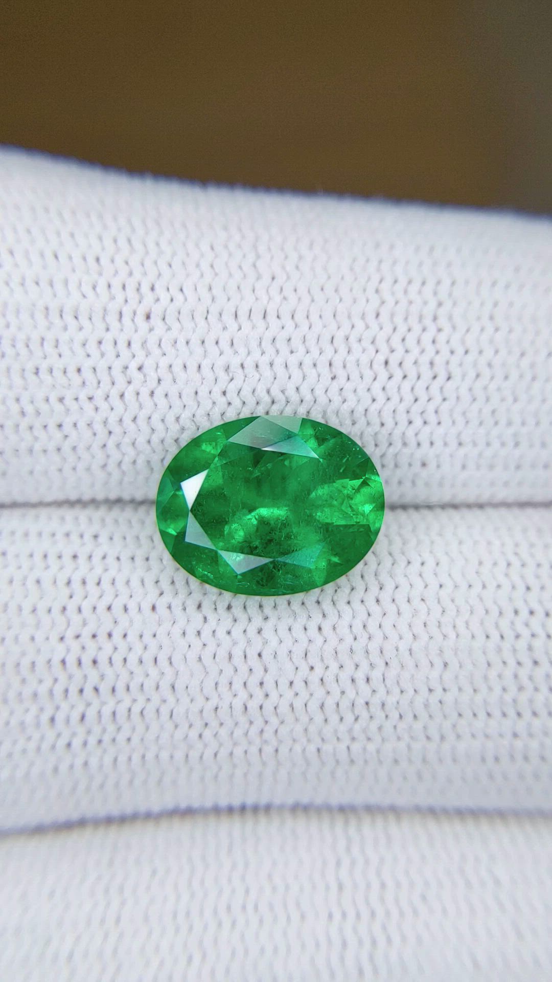 3.74 Ct. Emerald from Colombia Size Video
