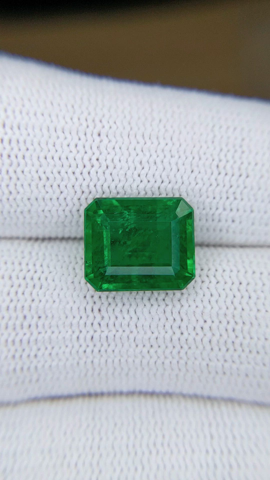4.89 Ct. Emerald from Colombia Size Video