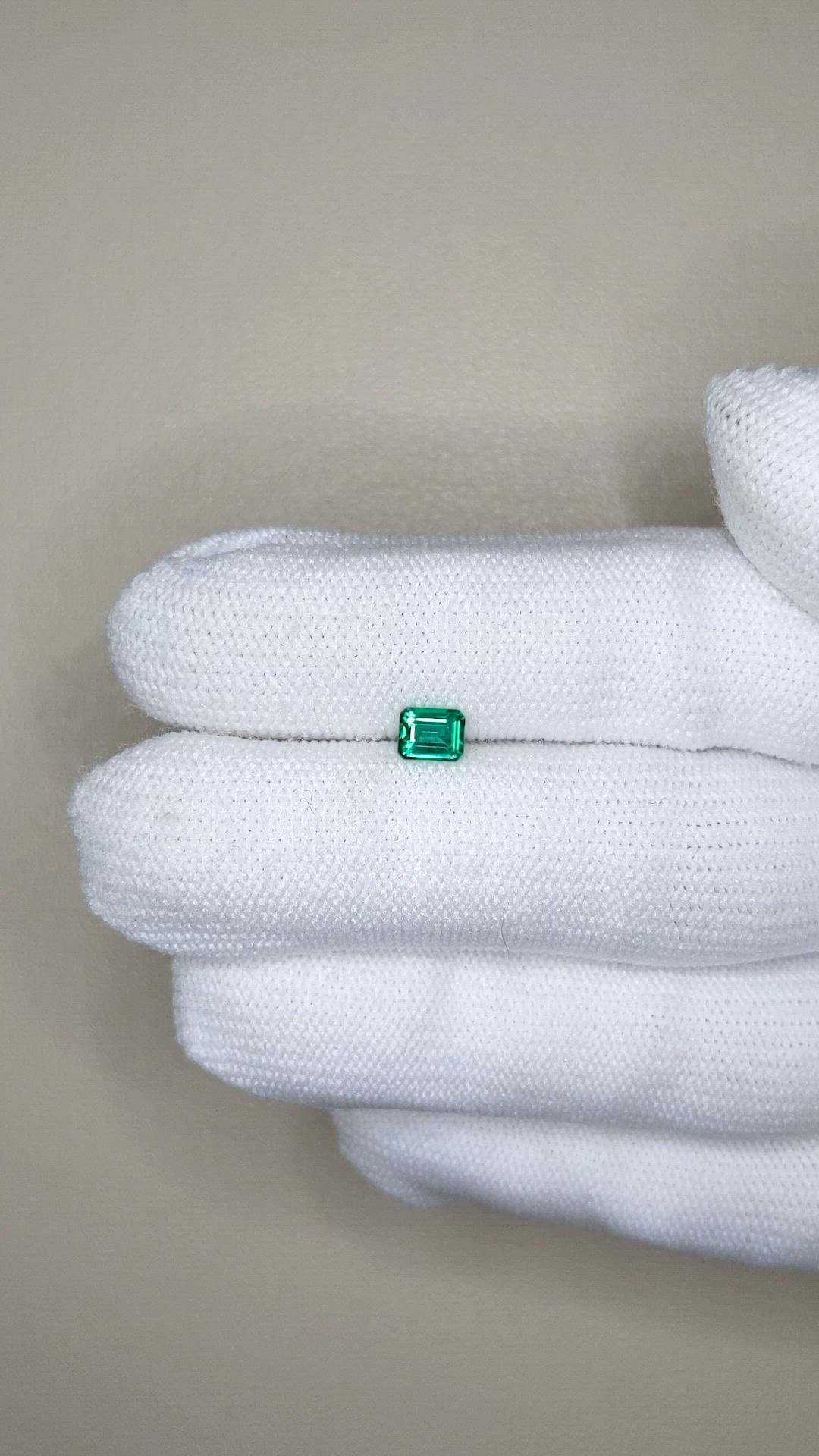 0.39 Ct. Emerald from Colombia Size Video