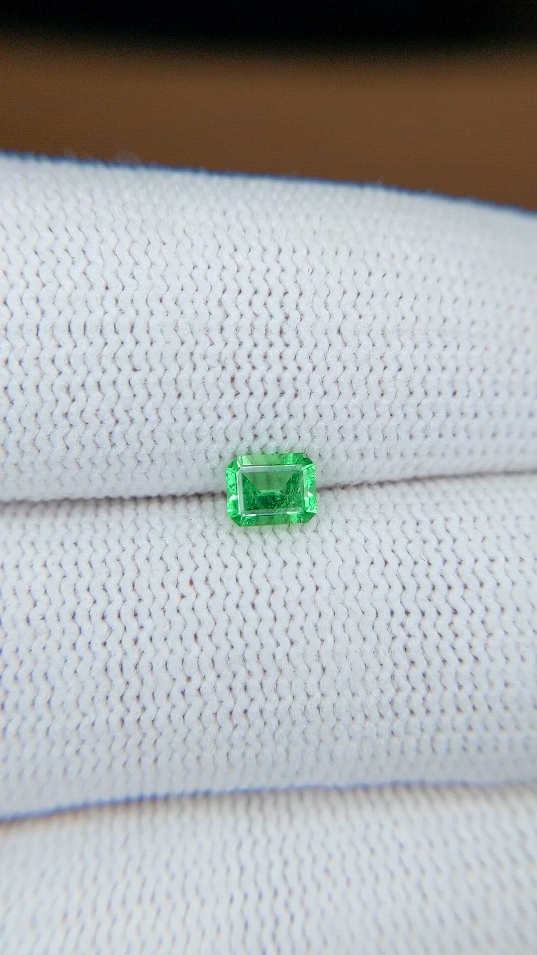 0.35 Ct. Emerald from Colombia Size Video