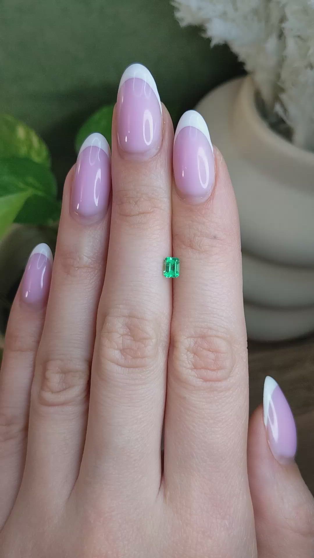 0.35 Ct. Emerald from Colombia Size Video