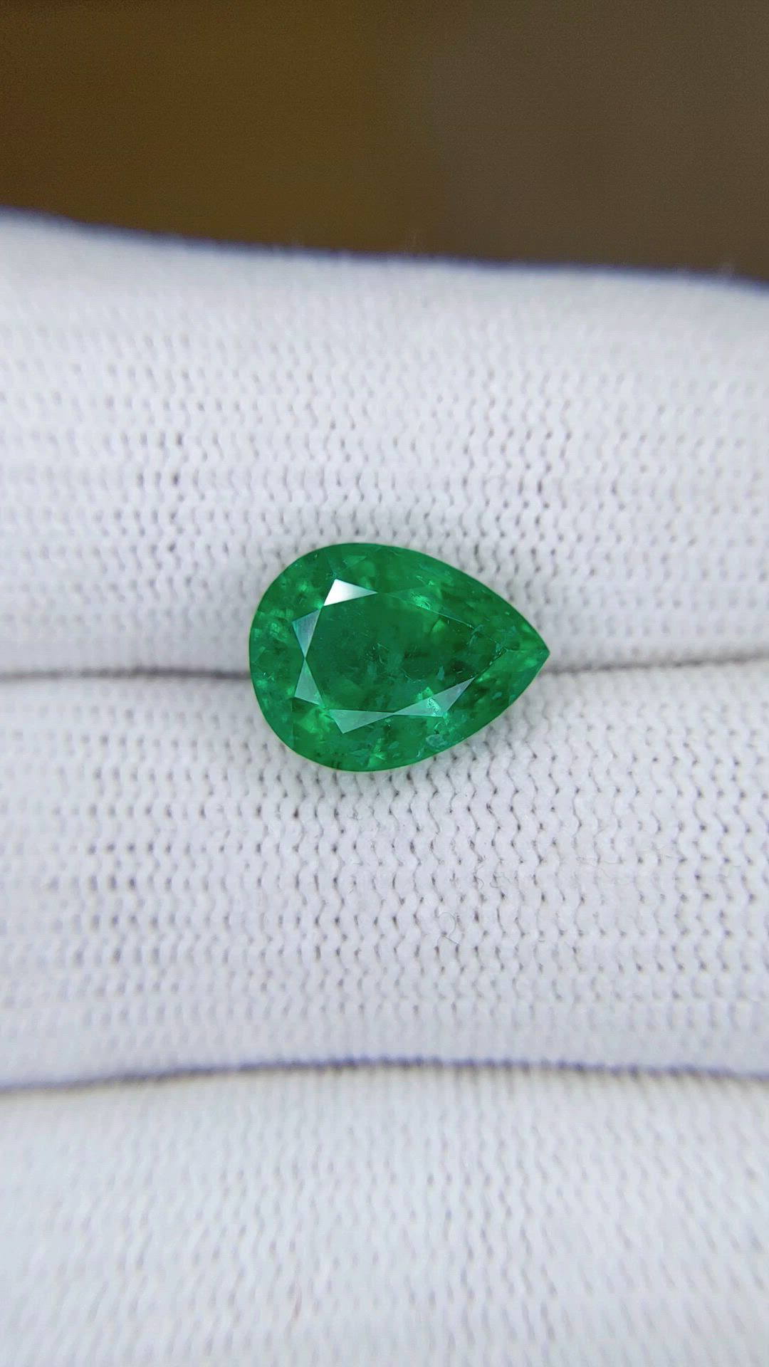 3.70 Ct. Emerald from Zambia Size Video
