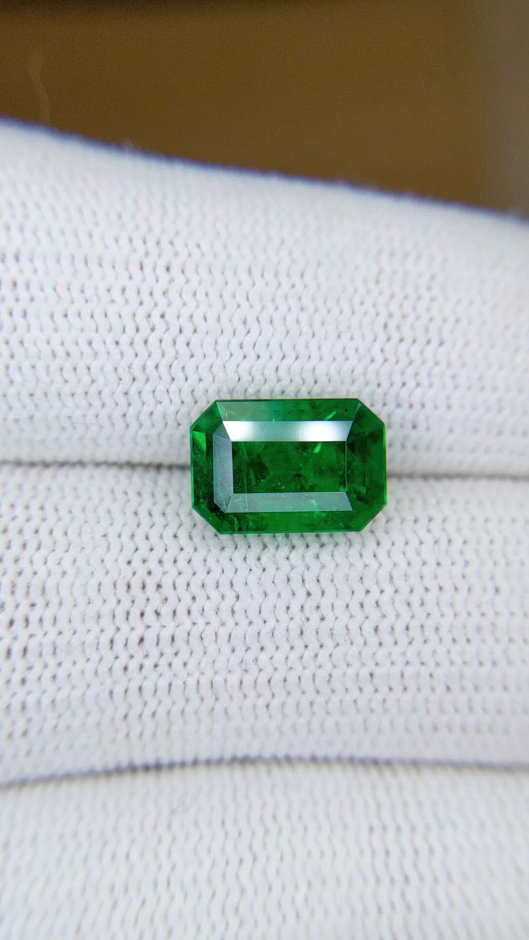 2.85 Ct. Emerald from Brazil Size Video