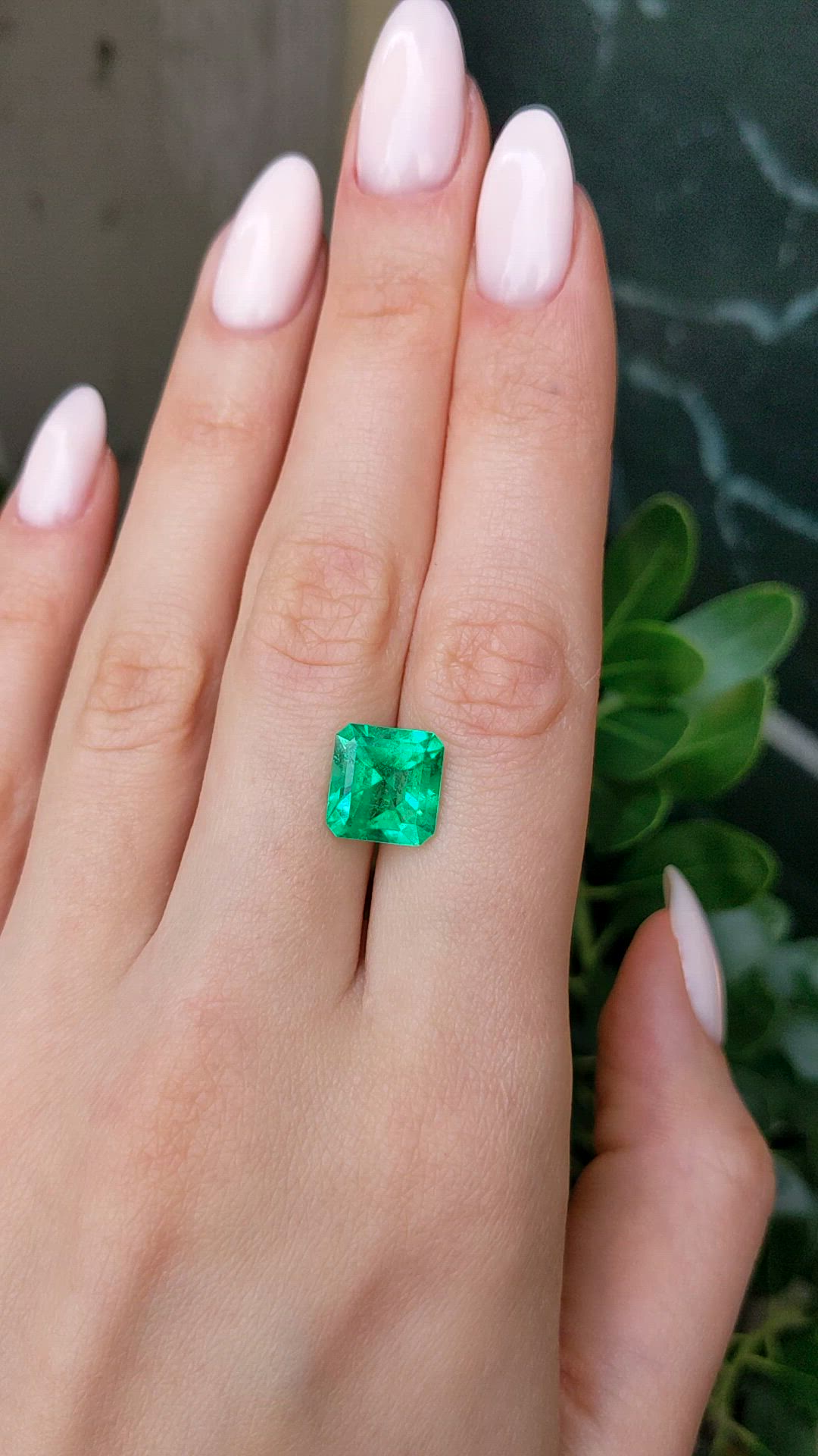 4.62 Ct. Emerald from Colombia Size Video