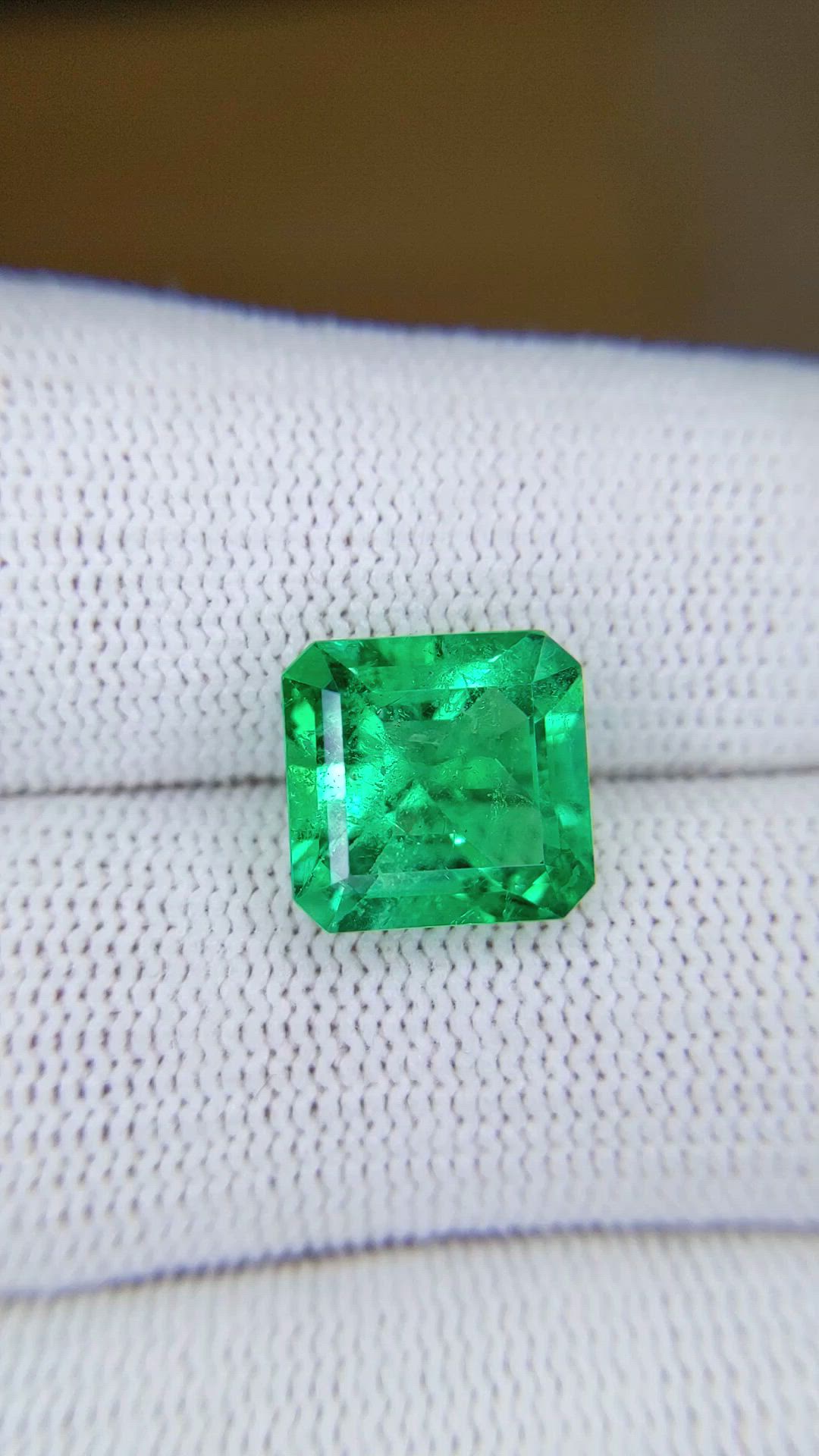 4.62 Ct. Emerald from Colombia Size Video