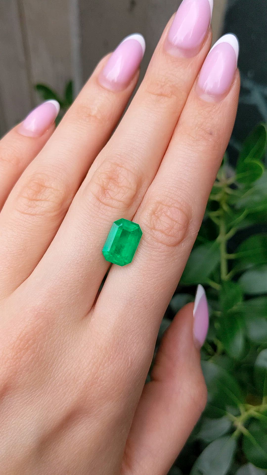 4.78 Ct. Emerald from Colombia Size Video