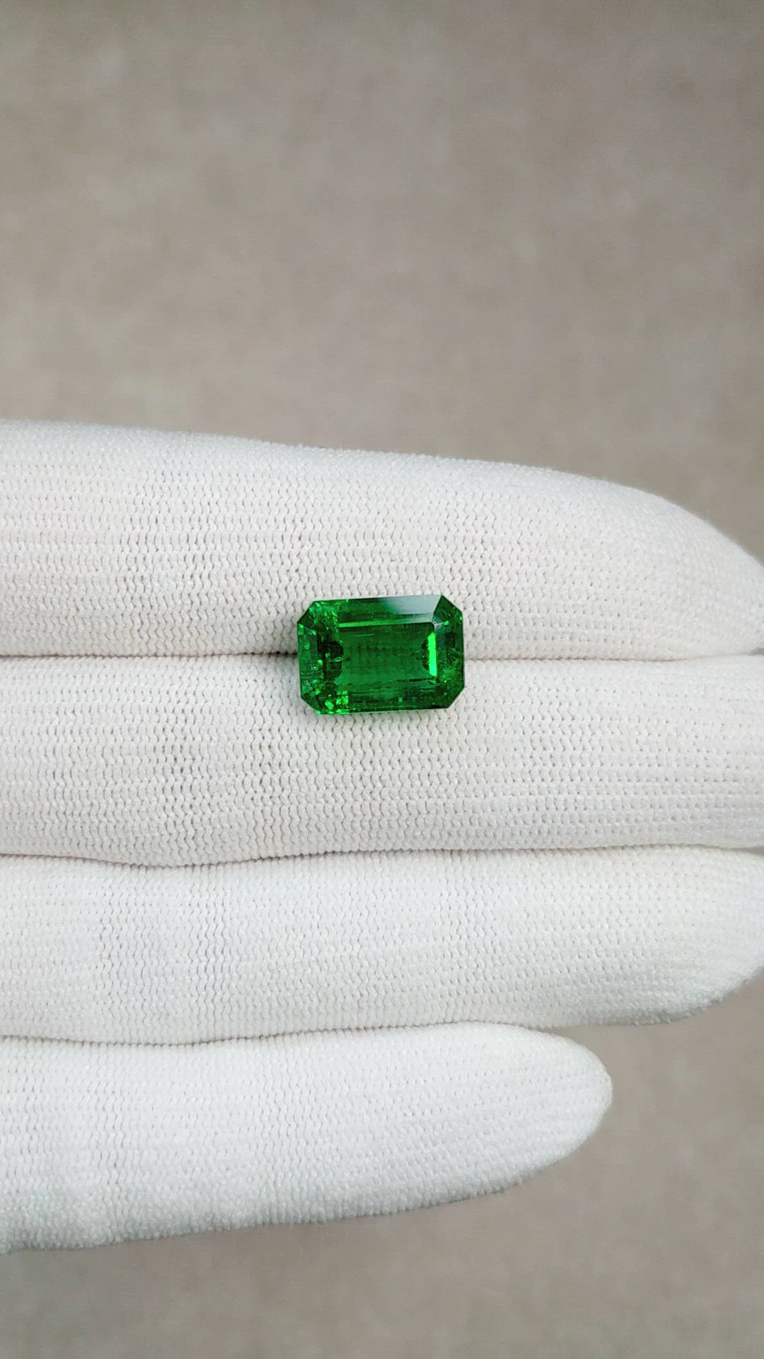 6.68 Ct. Emerald from Zambia Size Video