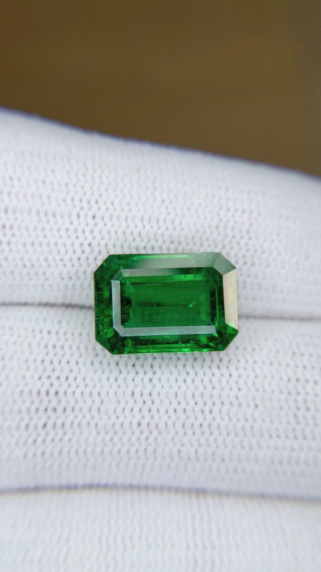 6.68 Ct. Emerald from Zambia Size Video