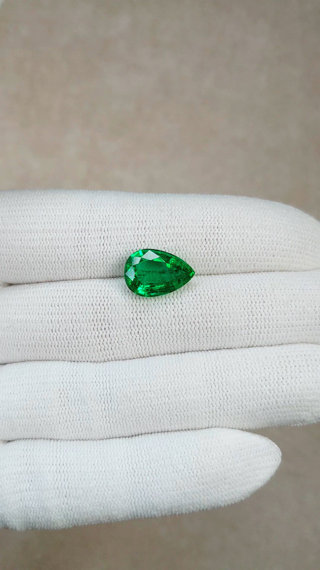5.13 Ct. Emerald from Zambia Size Video