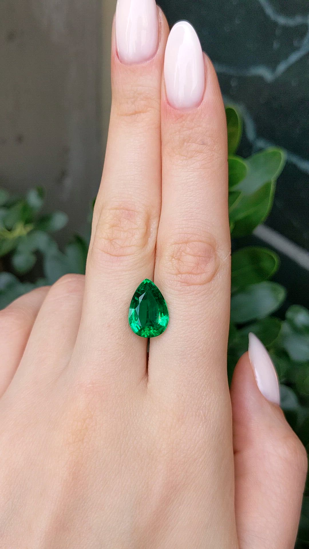 5.13 Ct. Emerald from Zambia Size Video