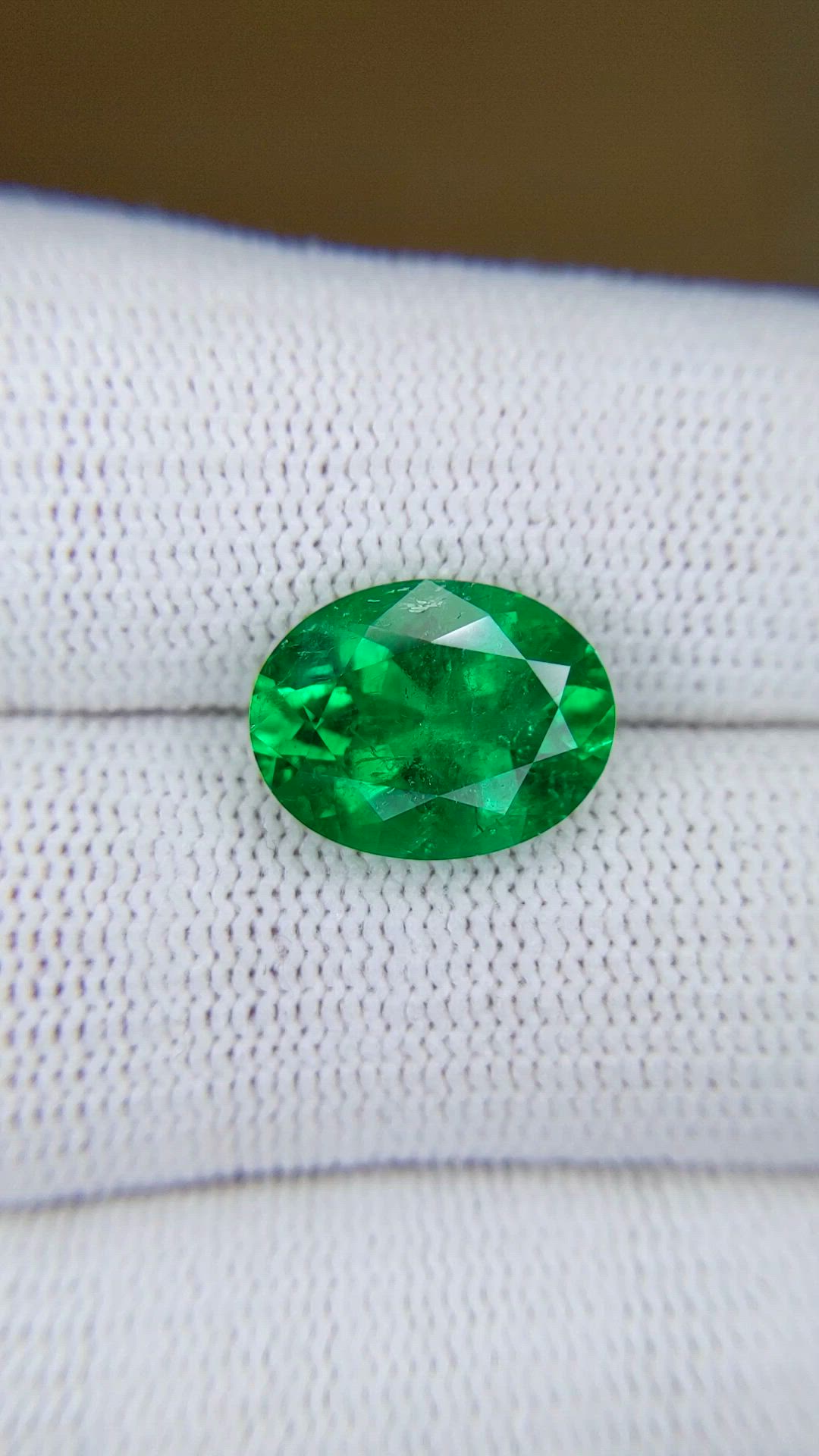 4.52 Ct. Emerald from Colombia Size Video