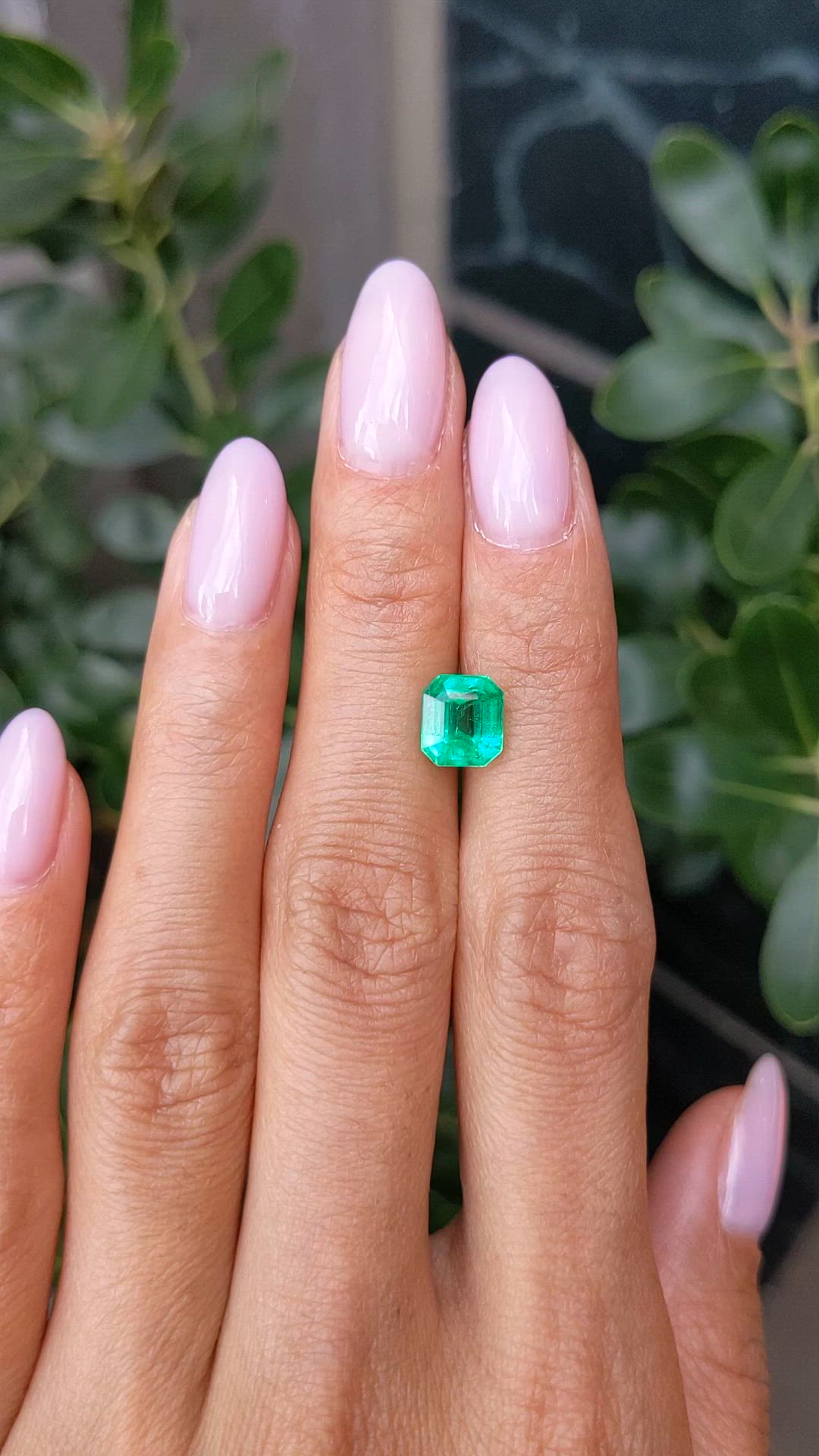 2.20 Ct. Emerald from Colombia Size Video