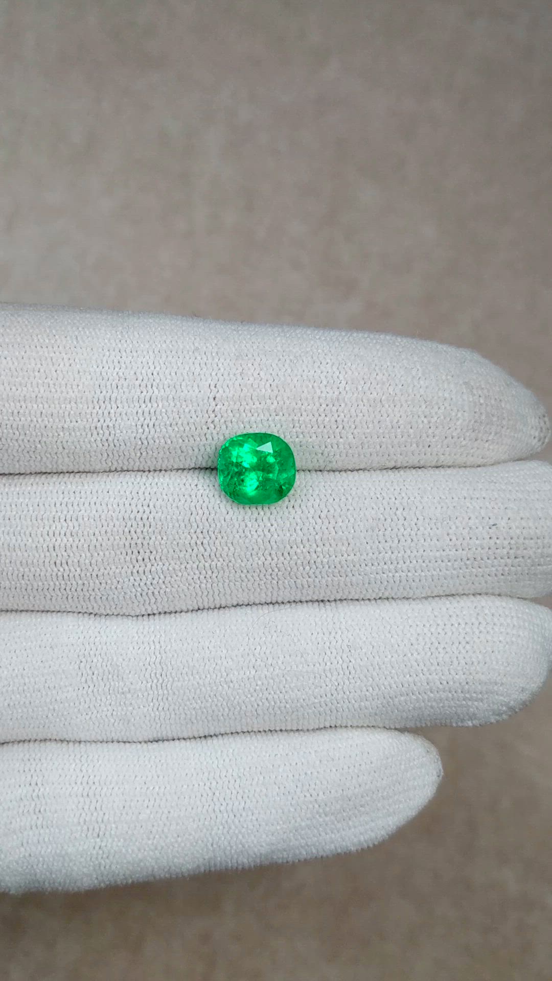2.91 Ct. Emerald from Colombia Size Video