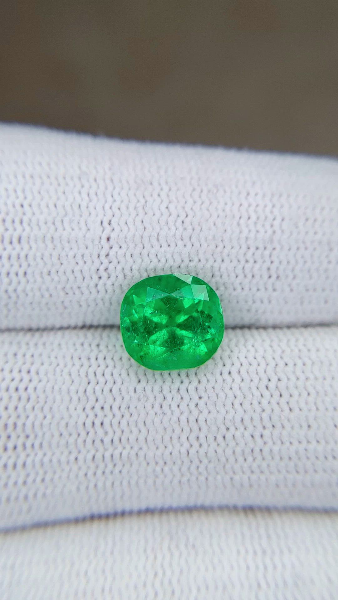 2.91 Ct. Emerald from Colombia Size Video