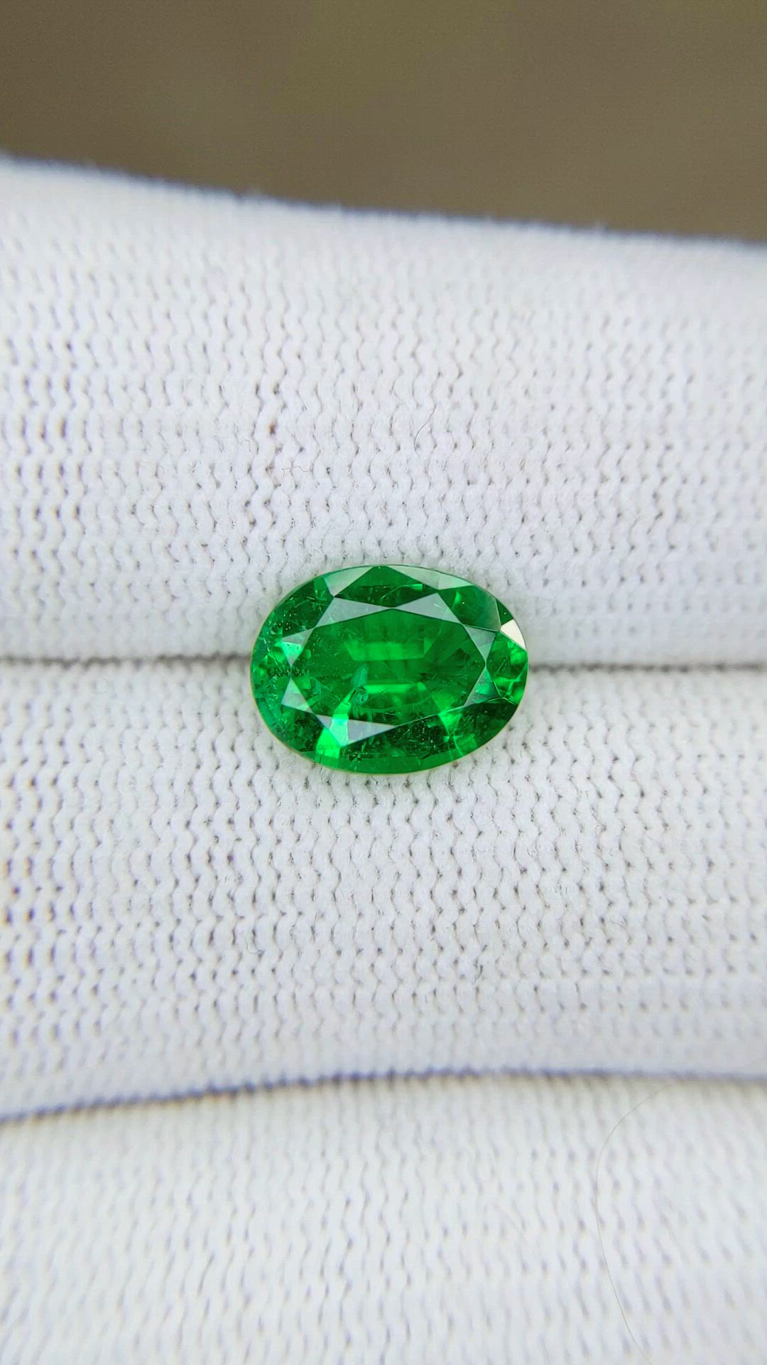 2.66 Ct. Emerald from Colombia Size Video