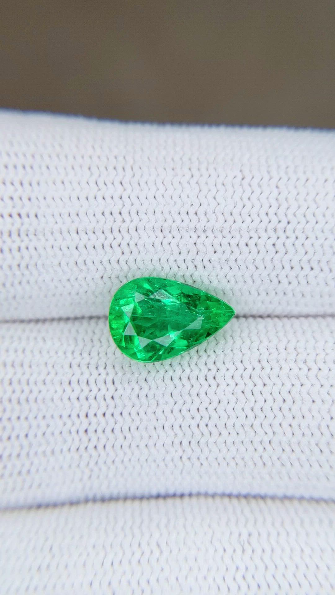 2.26 Ct. Emerald from Colombia Size Video