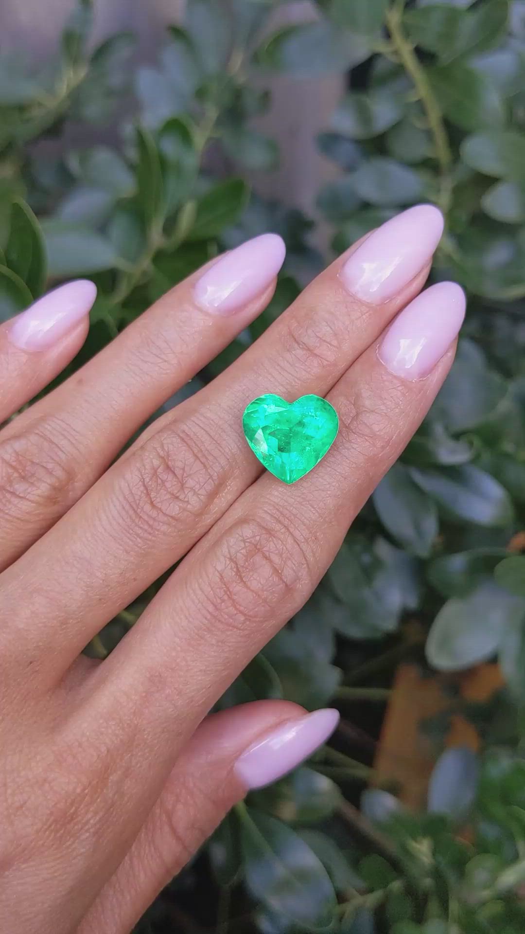 7.20 Ct. Emerald from Colombia Size Video