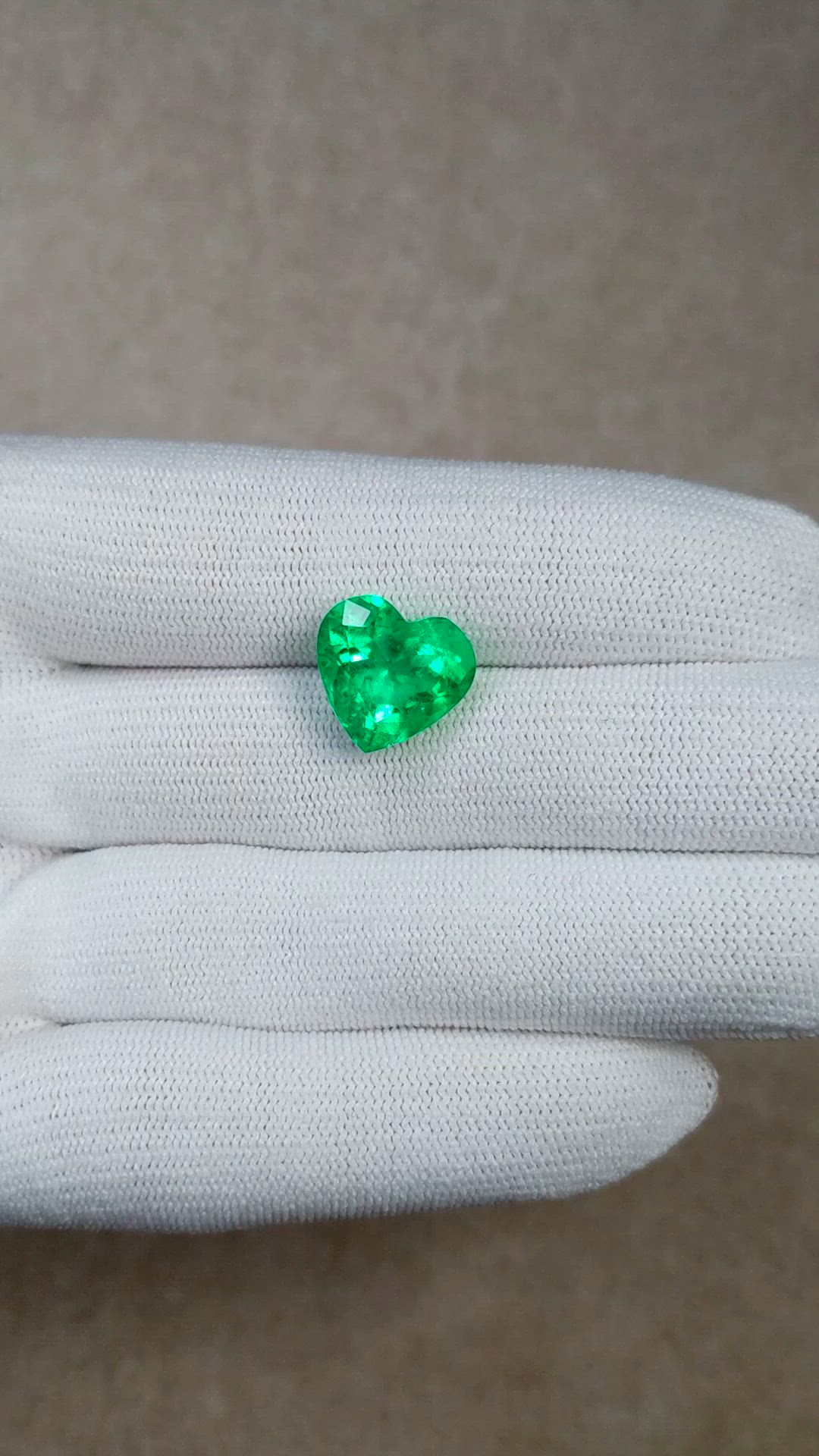 7.20 Ct. Emerald from Colombia Size Video