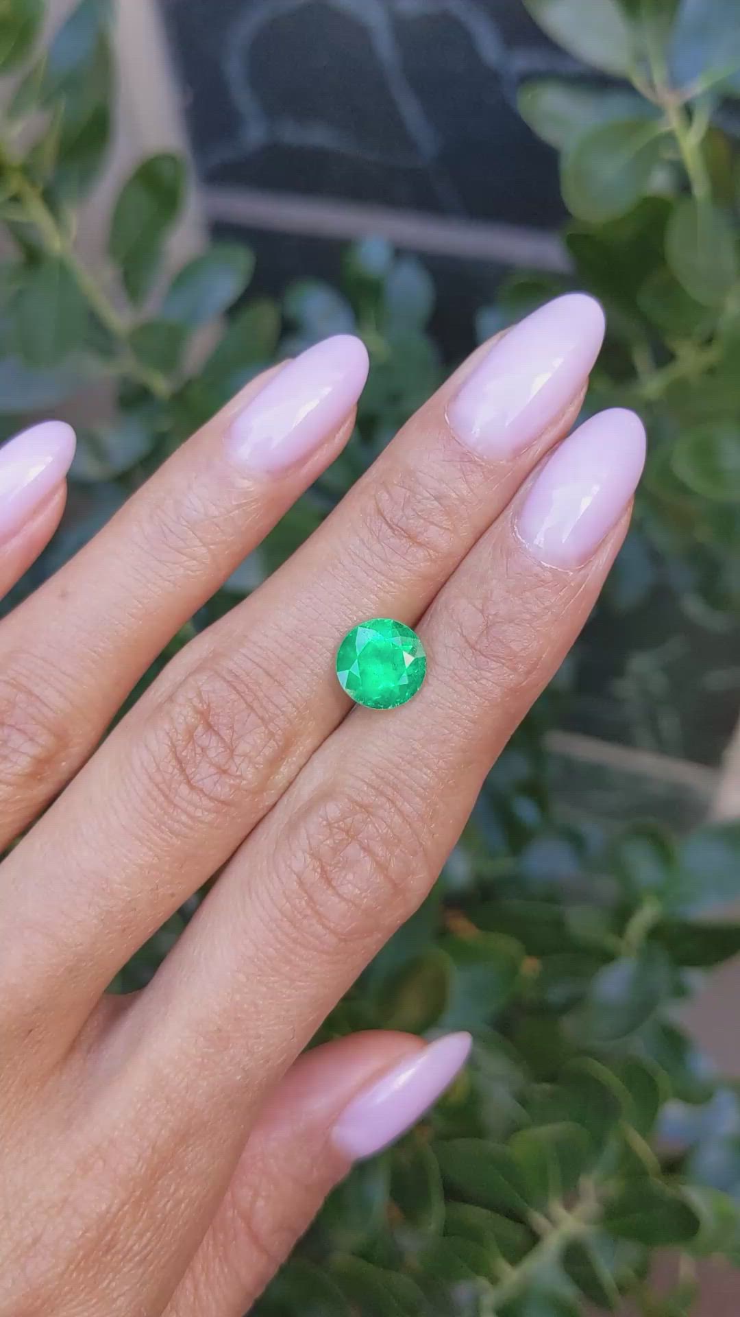 2.19 Ct. Emerald from Colombia Size Video
