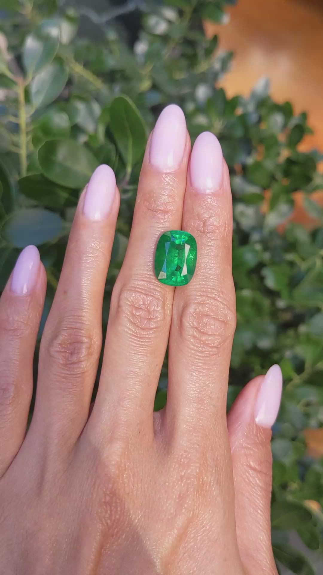 8.62 Ct. Emerald from Zambia Size Video