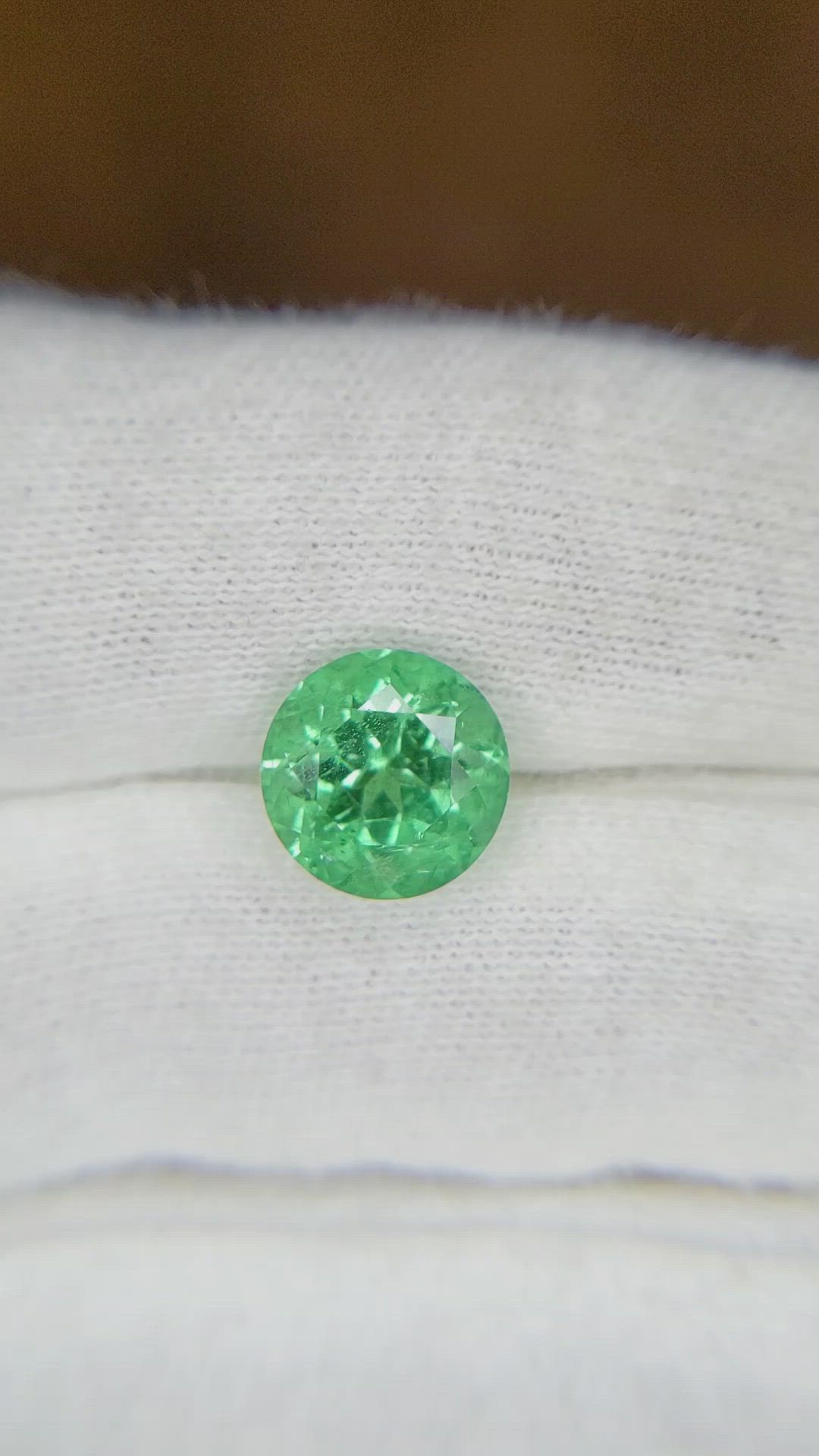 2.92 Ct. Emerald from Ethiopia Size Video