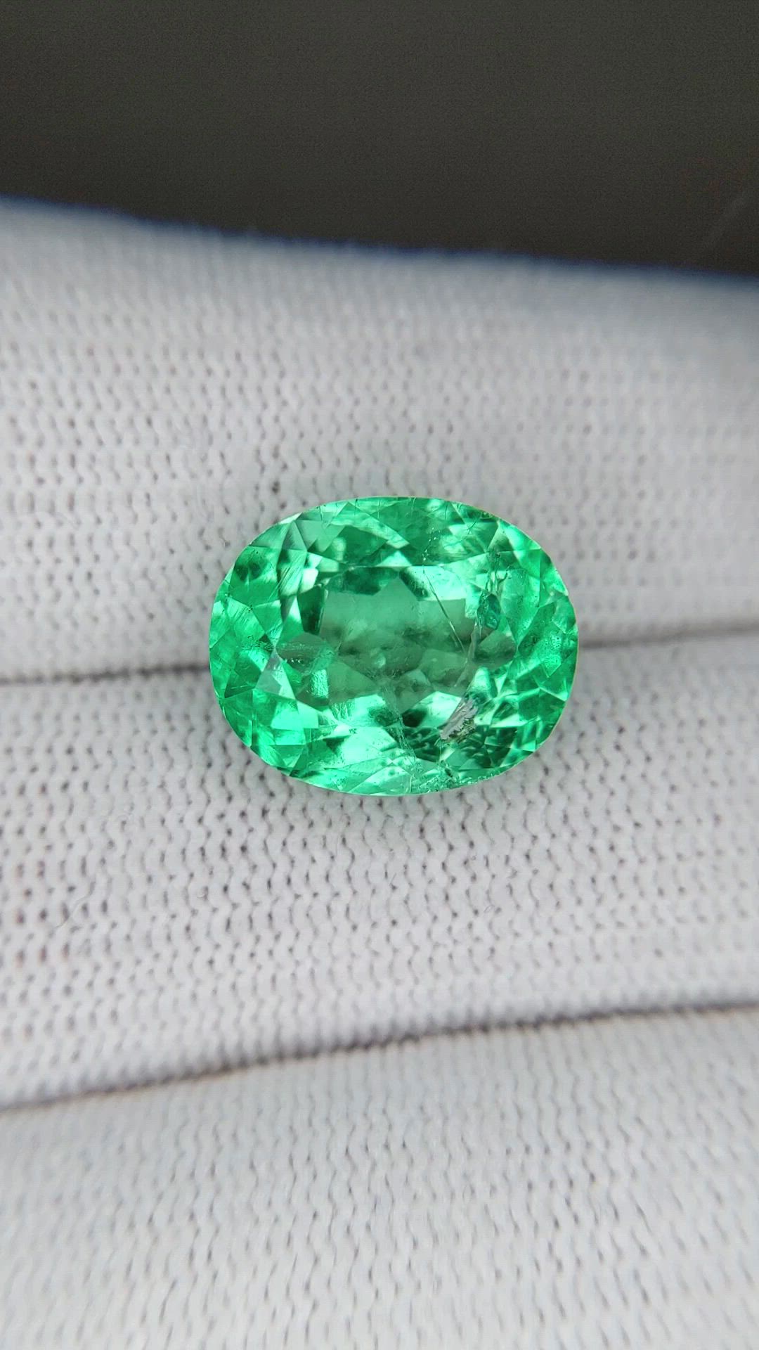 8.46 Ct. Emerald from Colombia Size Video