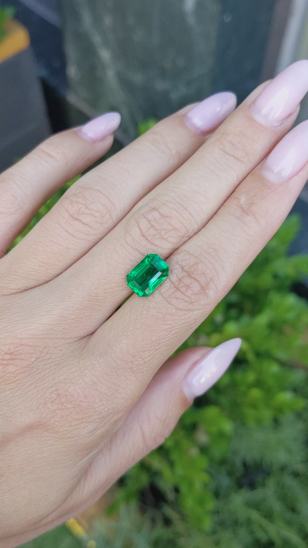 2.91 Ct. Emerald from Zambia Size Video