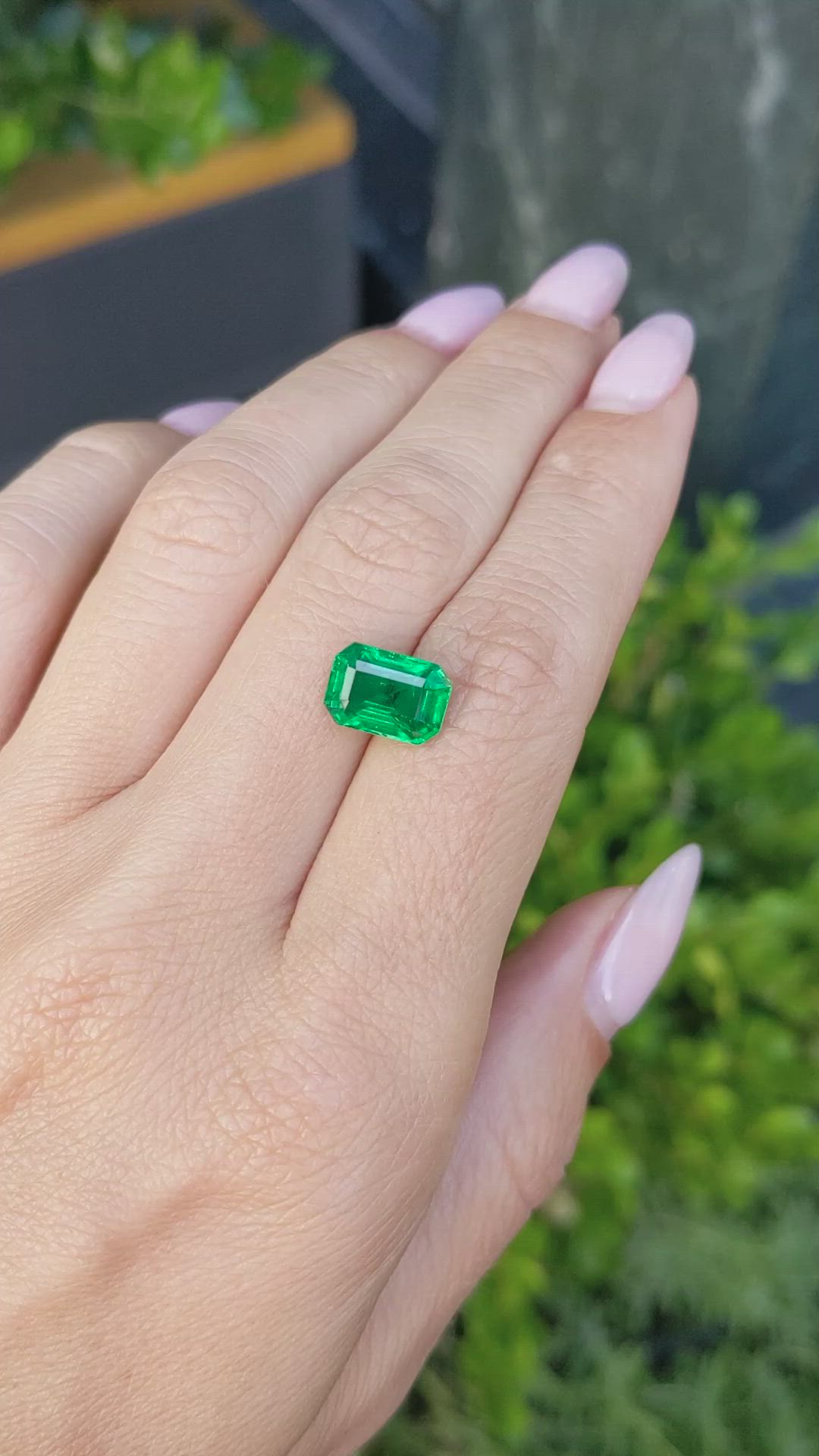 2.91 Ct. Emerald from Zambia Size Video
