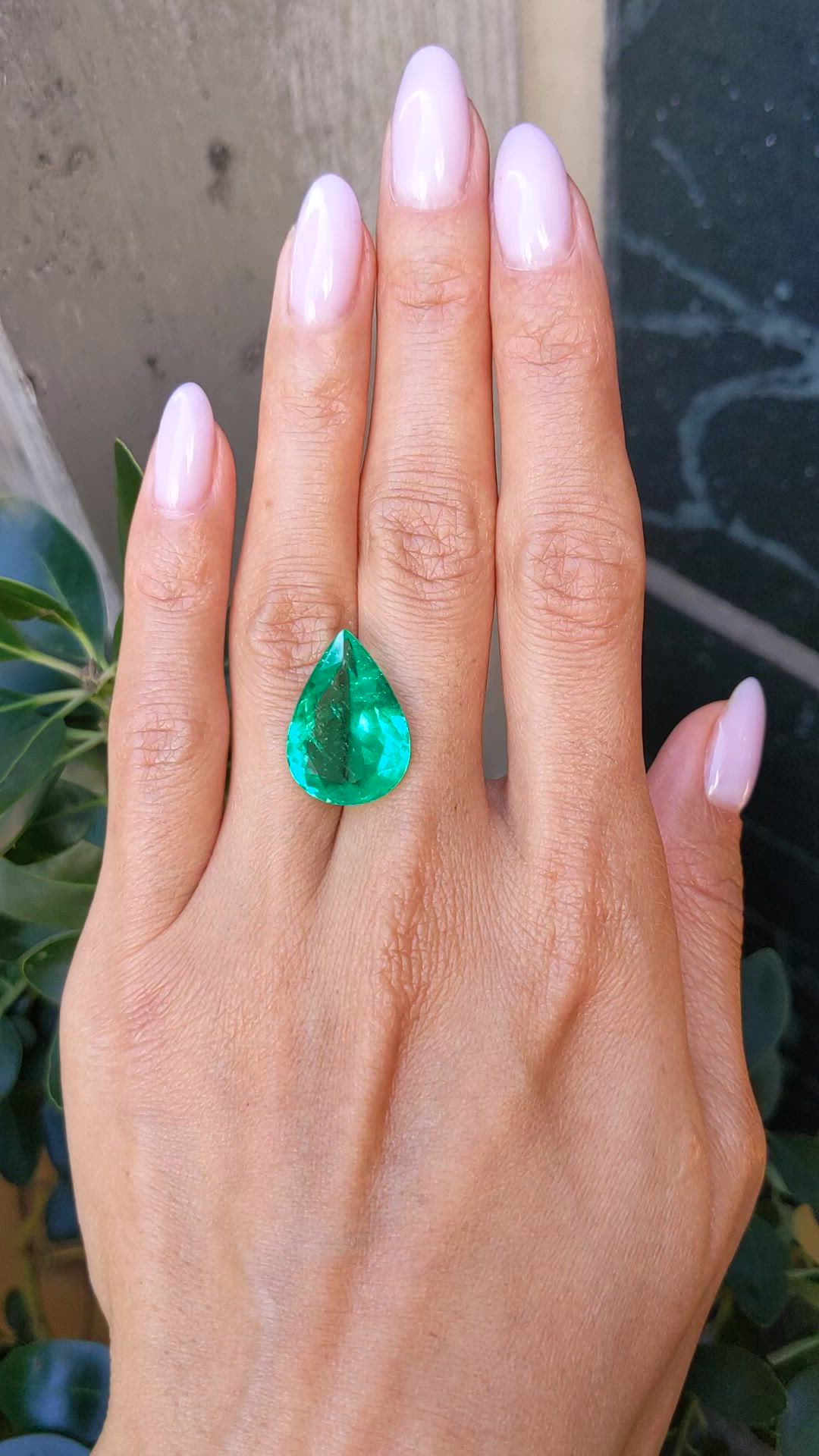 10.94 Ct. Emerald from Colombia Size Video