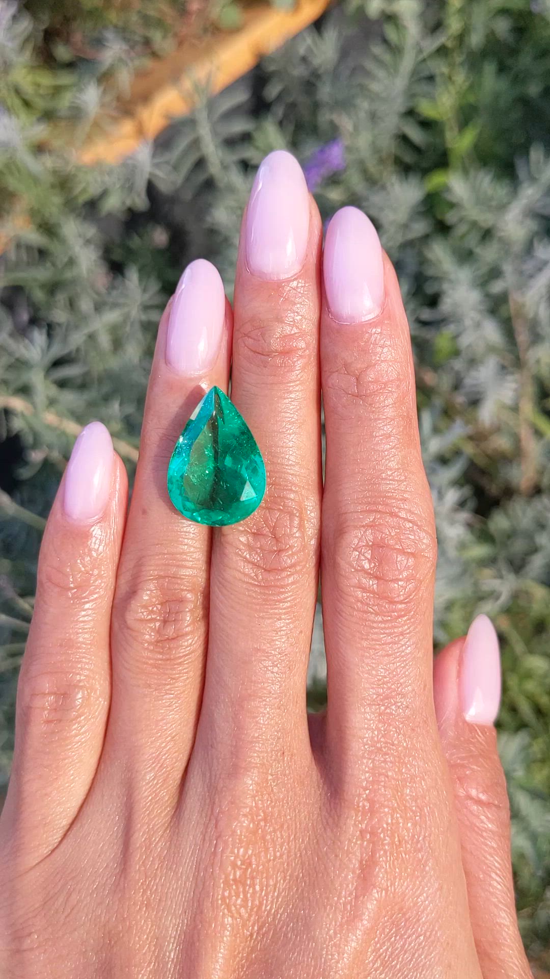 10.94 Ct. Emerald from Colombia Size Video