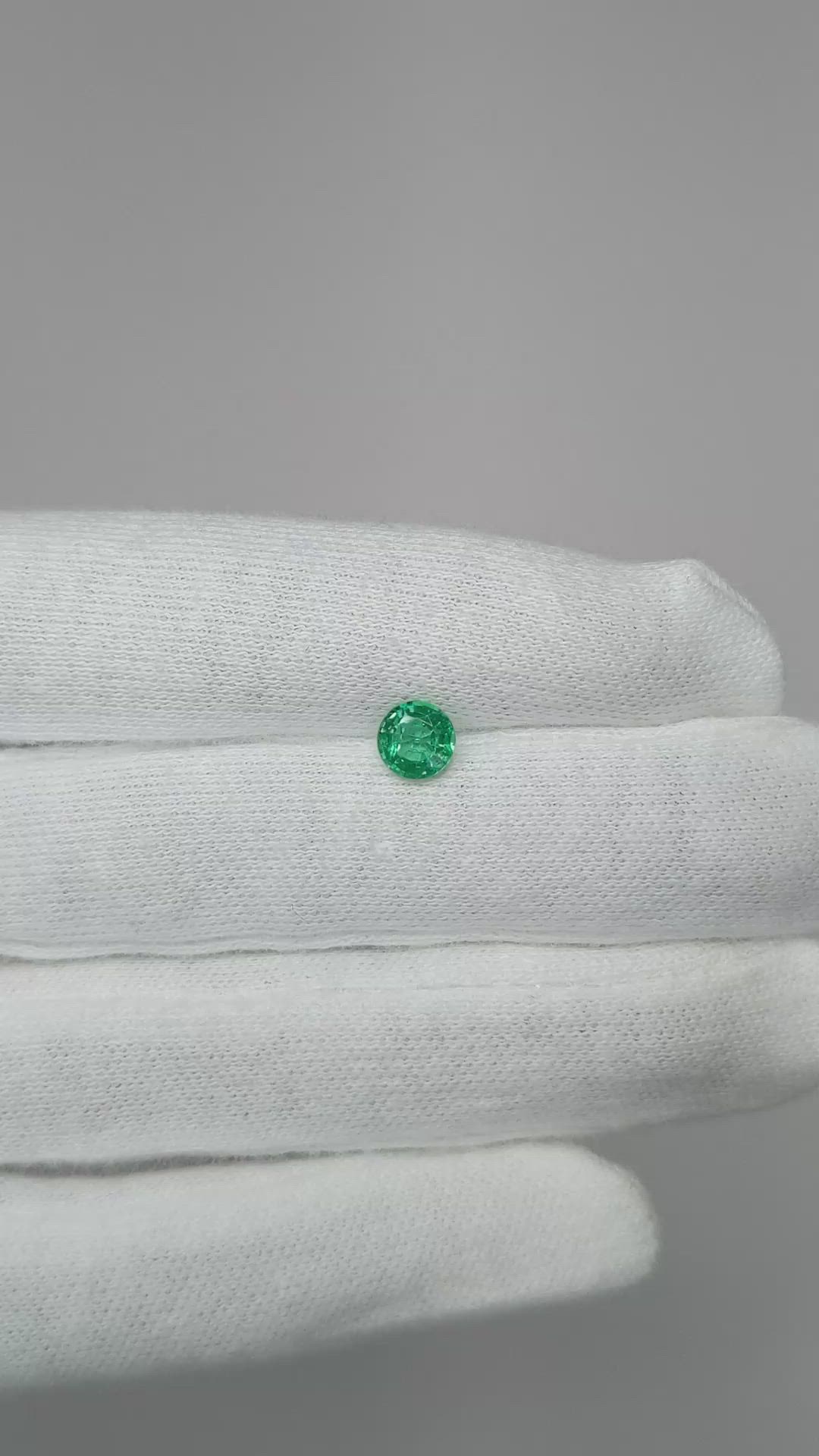 0.67 Ct. Emerald from Zambia Size Video