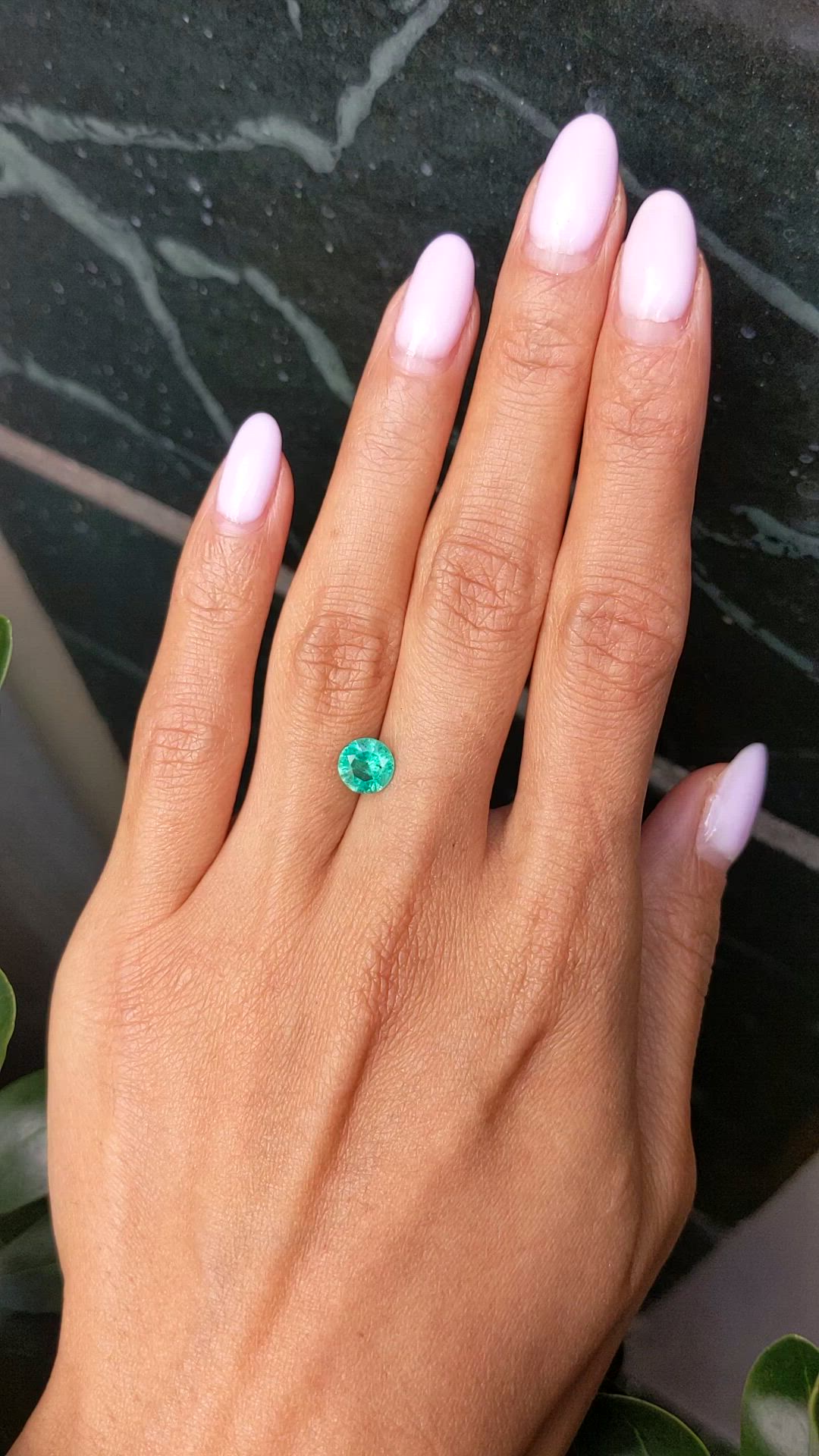 1.00 Ct. Emerald from Brazil Size Video