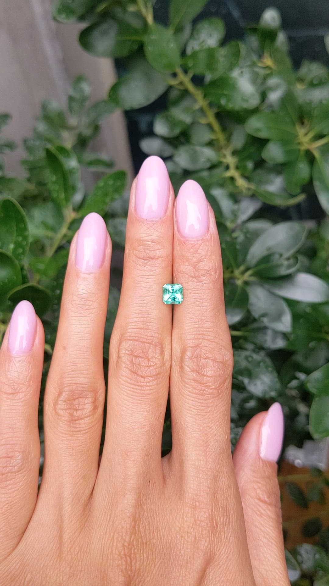 0.70 Ct. Emerald from Brazil Size Video