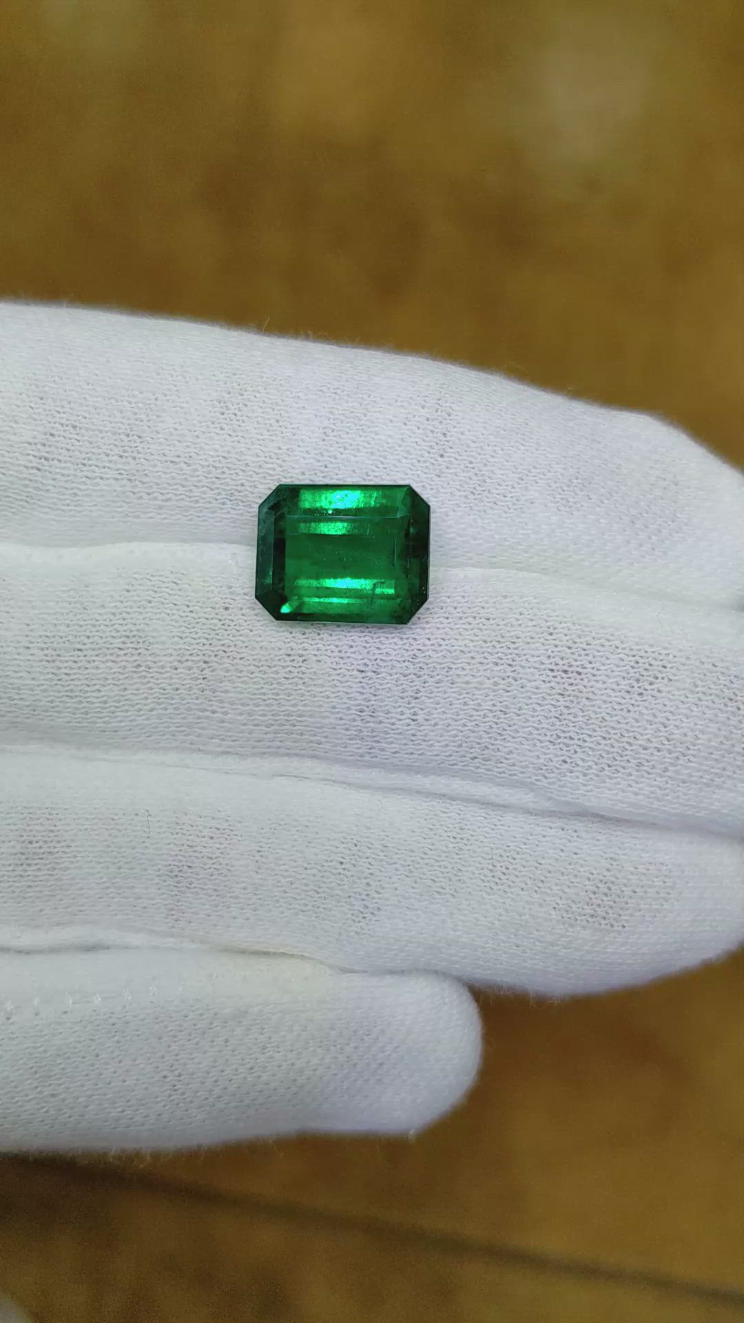 5.06 Ct. Emerald from Zambia Size Video