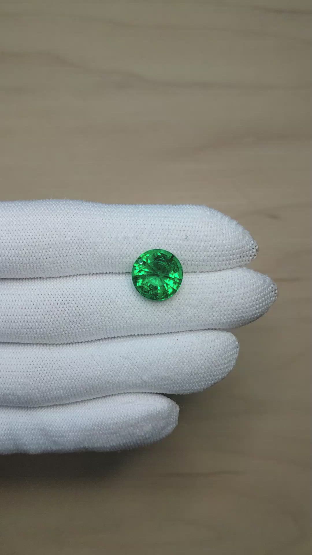 6.69 Ct. Emerald from Zambia Size Video