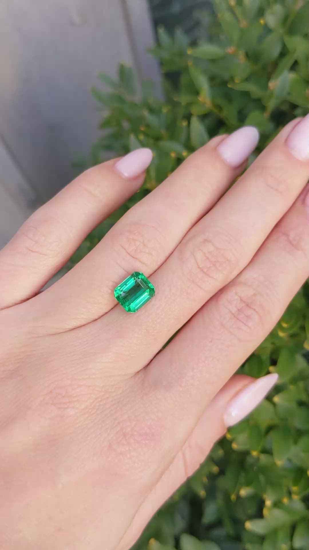 2.61 Ct. Emerald from Zambia Size Video